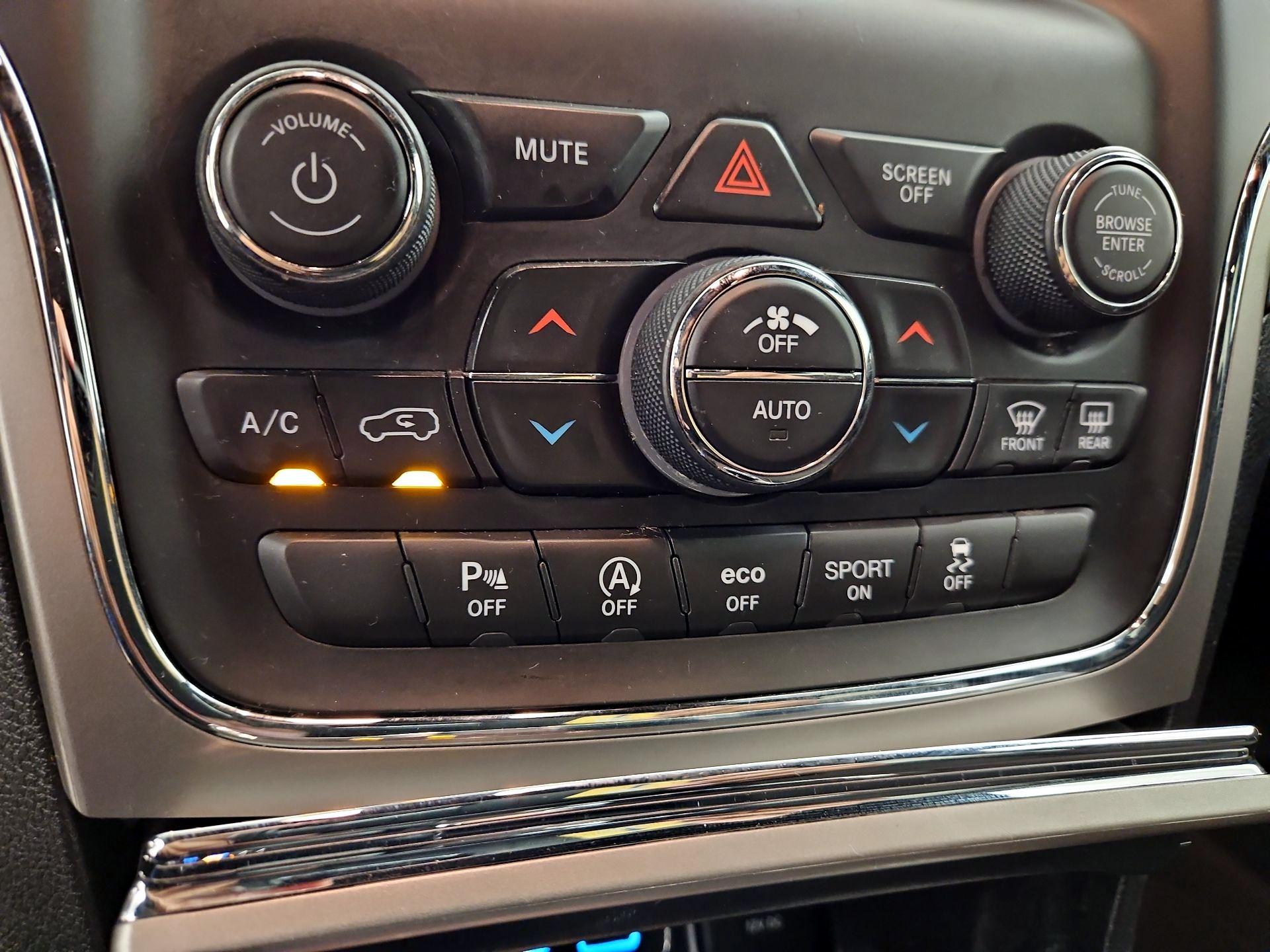Thumbnail: 2021 Jeep Grand Cherokee - 16