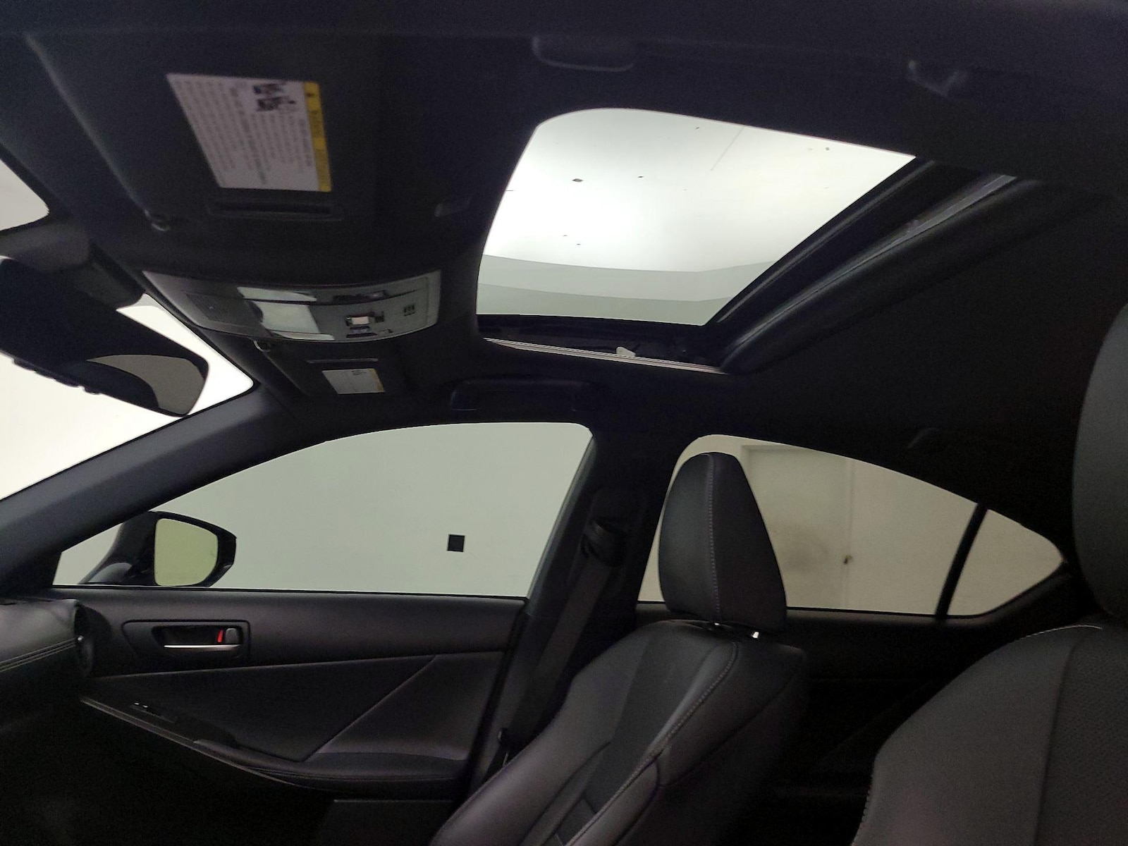 Sunroof(s) & Overhead Airbags