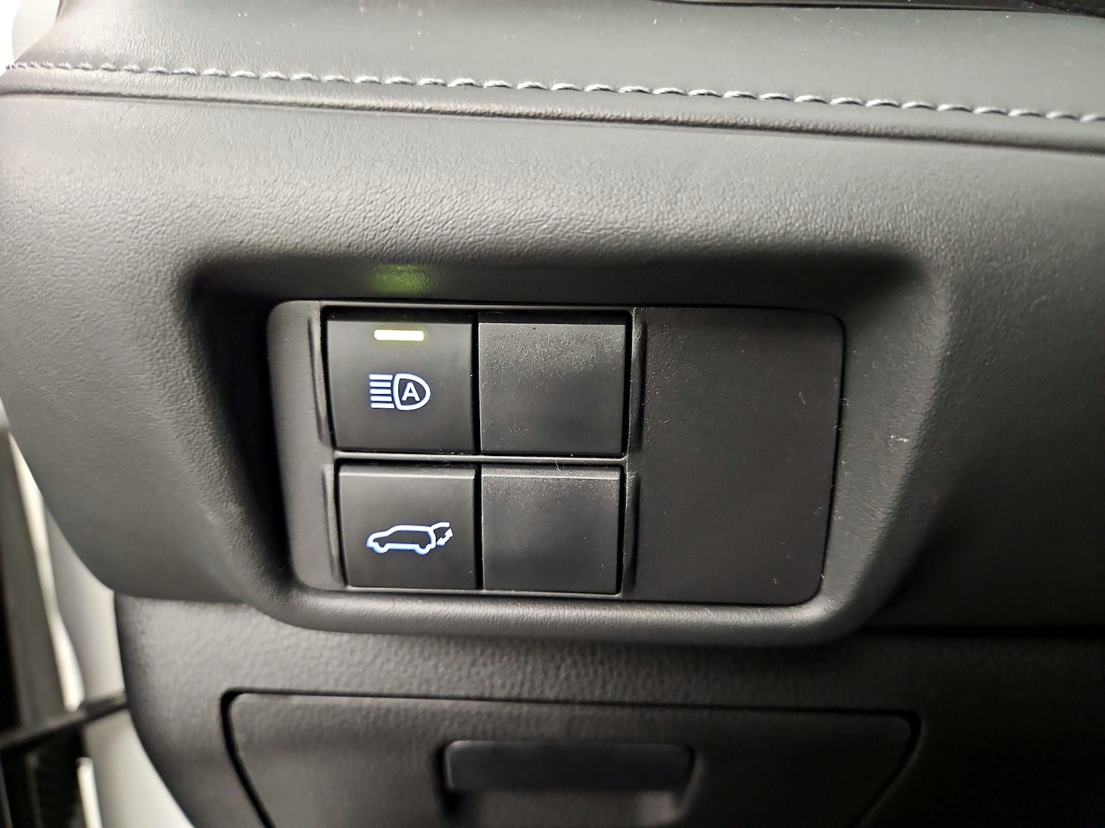 2022 Toyota Highlander XLE - Photo 14