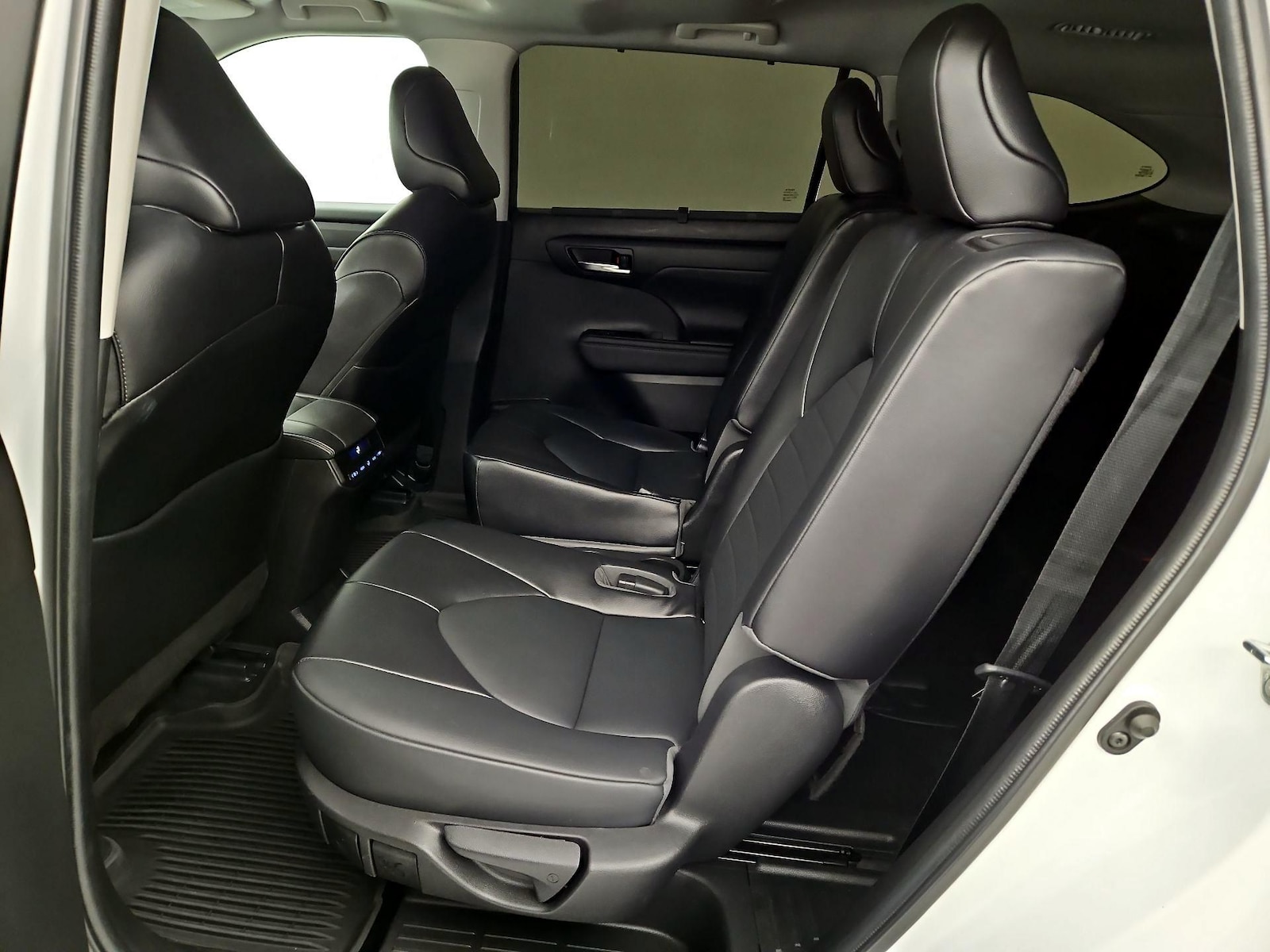 2022 Toyota Highlander XLE - Photo 22