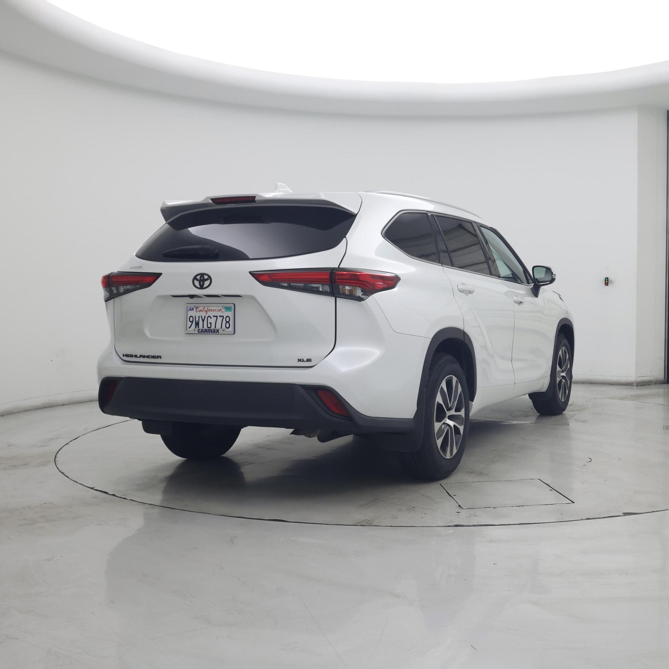 Thumbnail: 2022 Toyota Highlander - 8