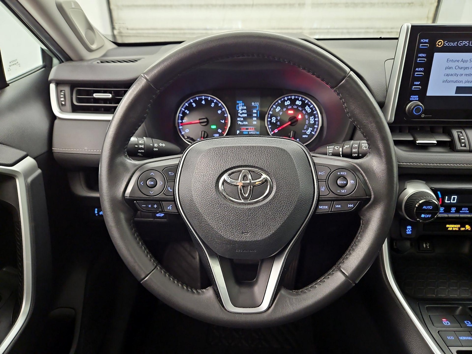 2019 Toyota RAV4 XLE Premium - Photo 11