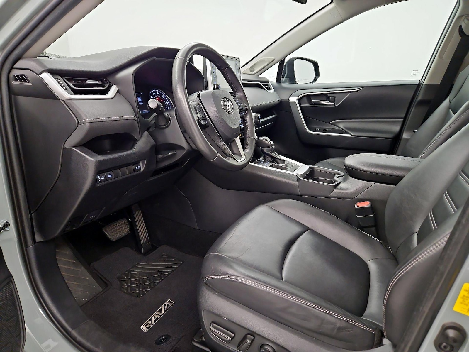 2019 Toyota RAV4 XLE Premium - Photo 12