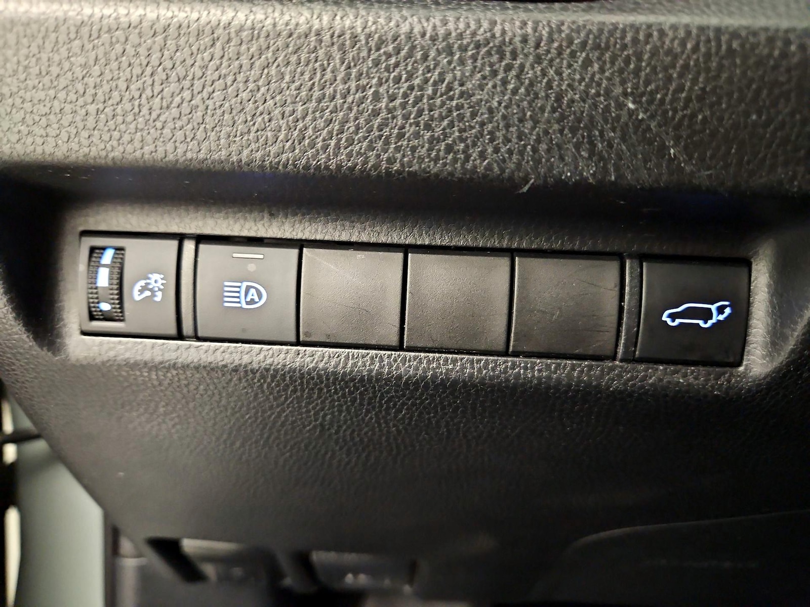 2019 Toyota RAV4 XLE Premium - Photo 14