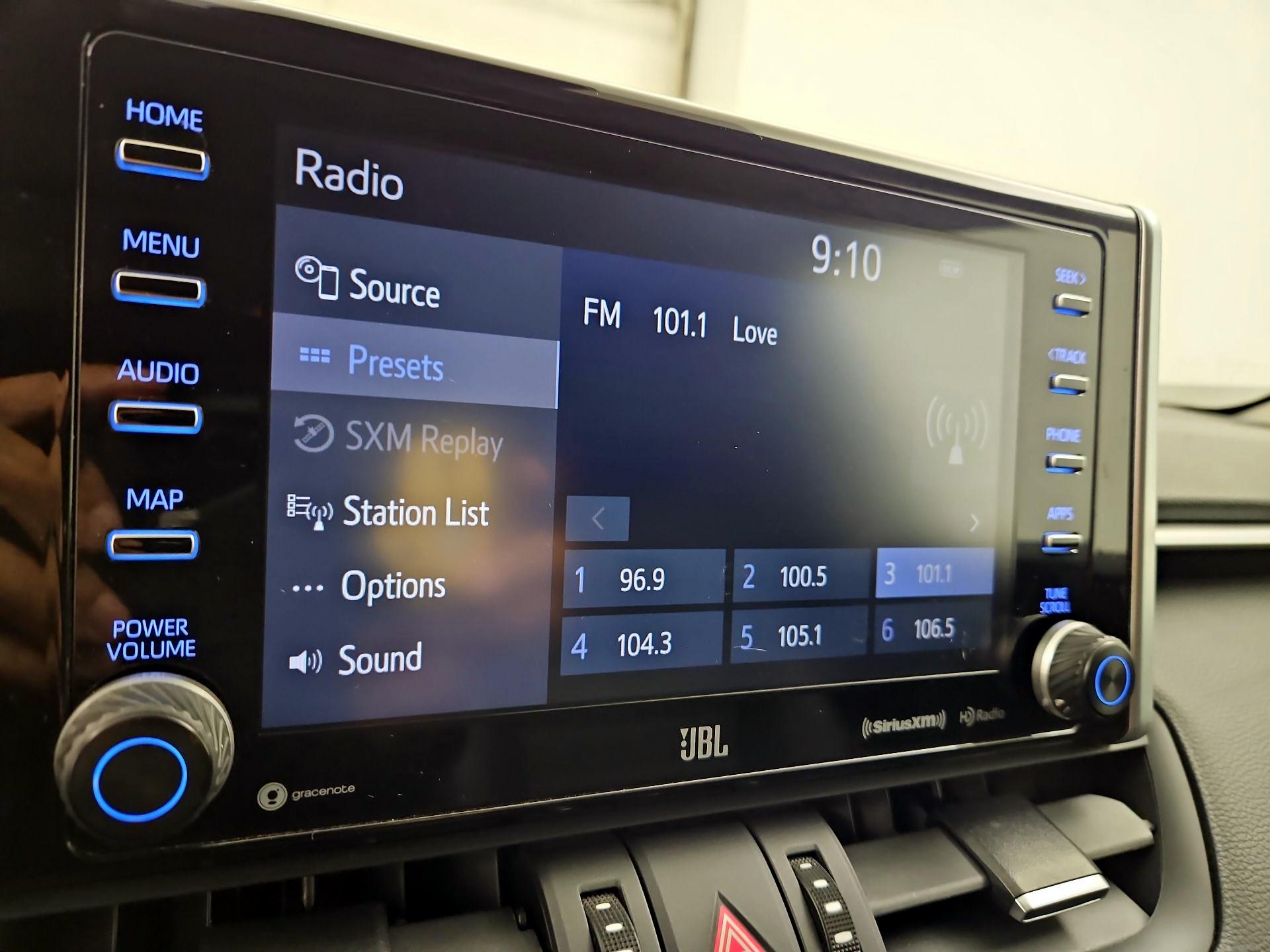 Thumbnail: 2019 Toyota RAV4 - 15