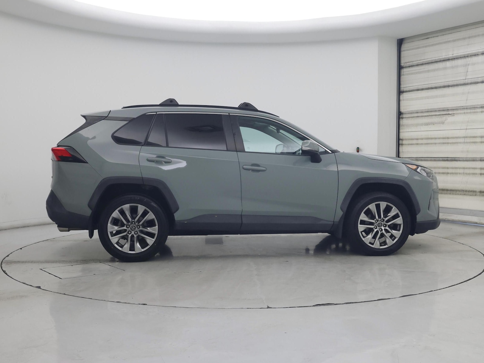 2019 Toyota RAV4 XLE Premium - Photo 8