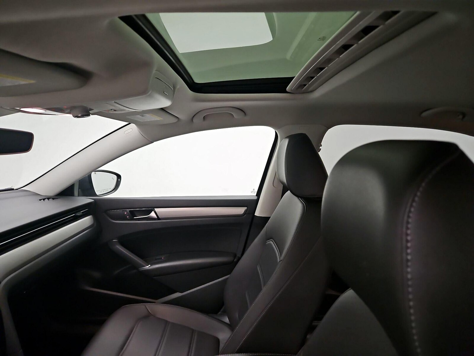 Sunroof(s) & Overhead Airbags