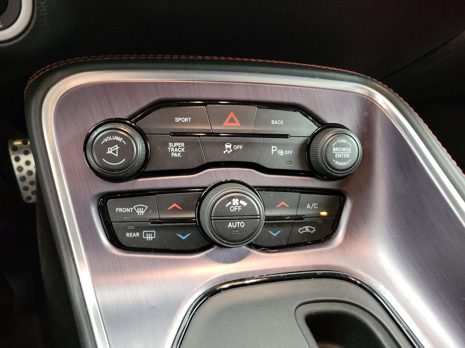 2015 Dodge Challenger R/T - Photo 18