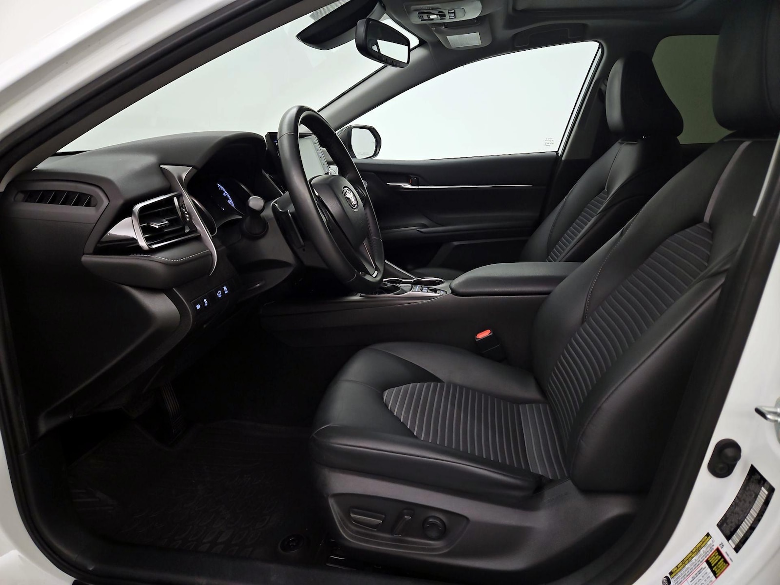 Power Seat(s) & Side Airbags