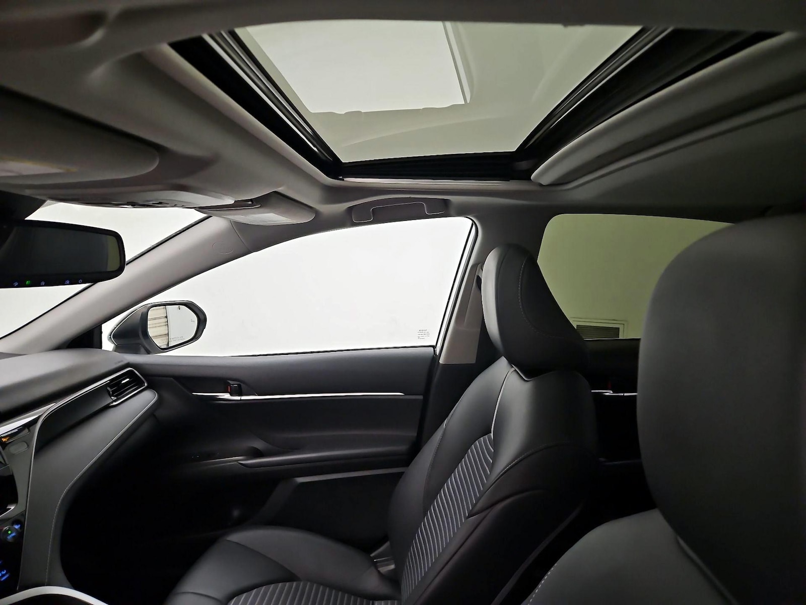 Sunroof(s) & Overhead Airbags