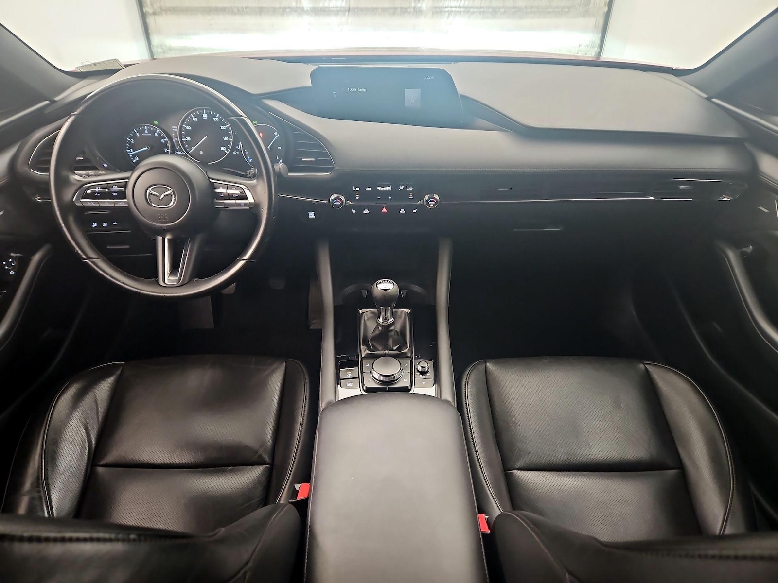 Apple CarPlay® & Head Up Display