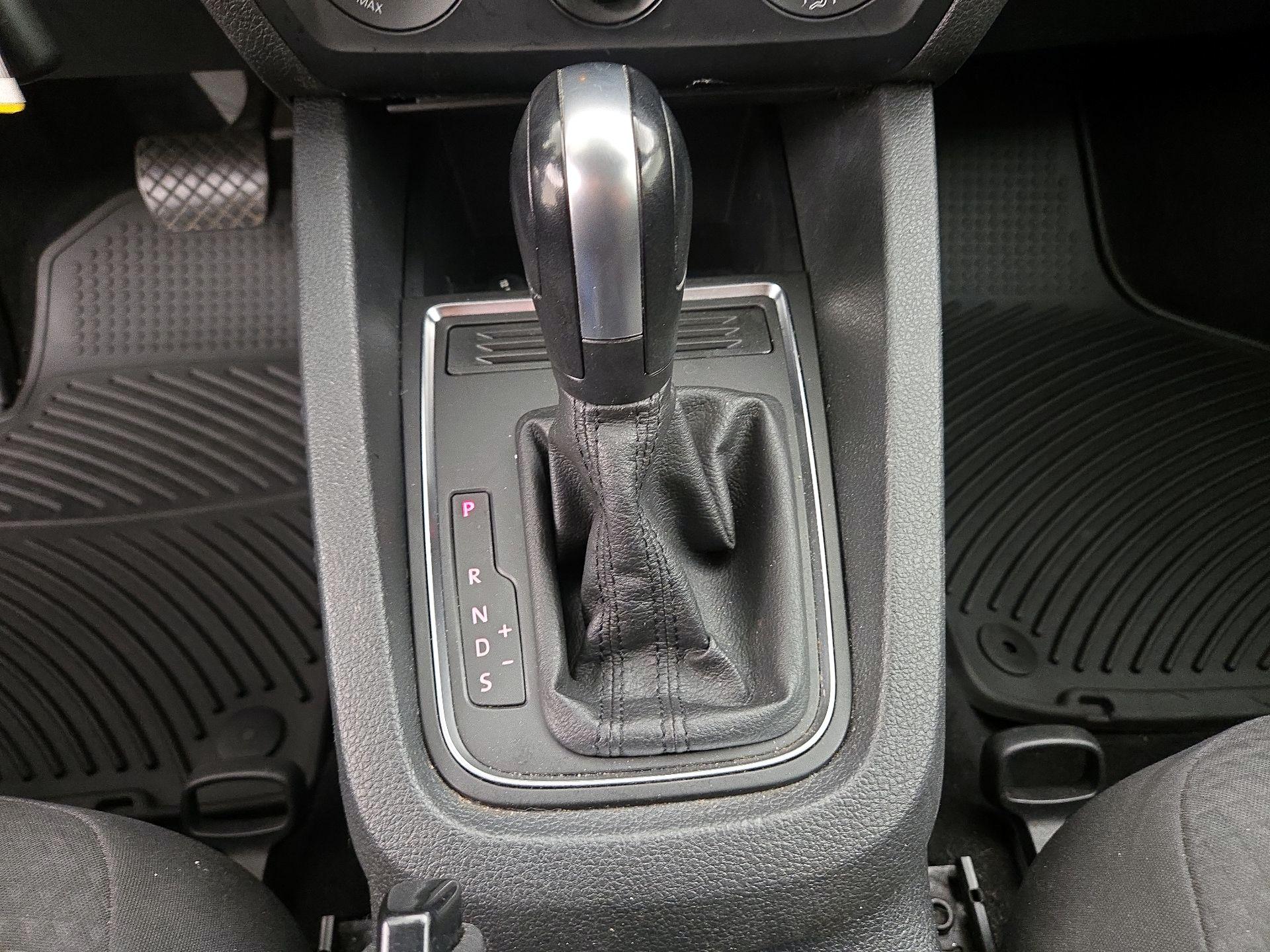 Thumbnail: 2016 Volkswagen Jetta - 17