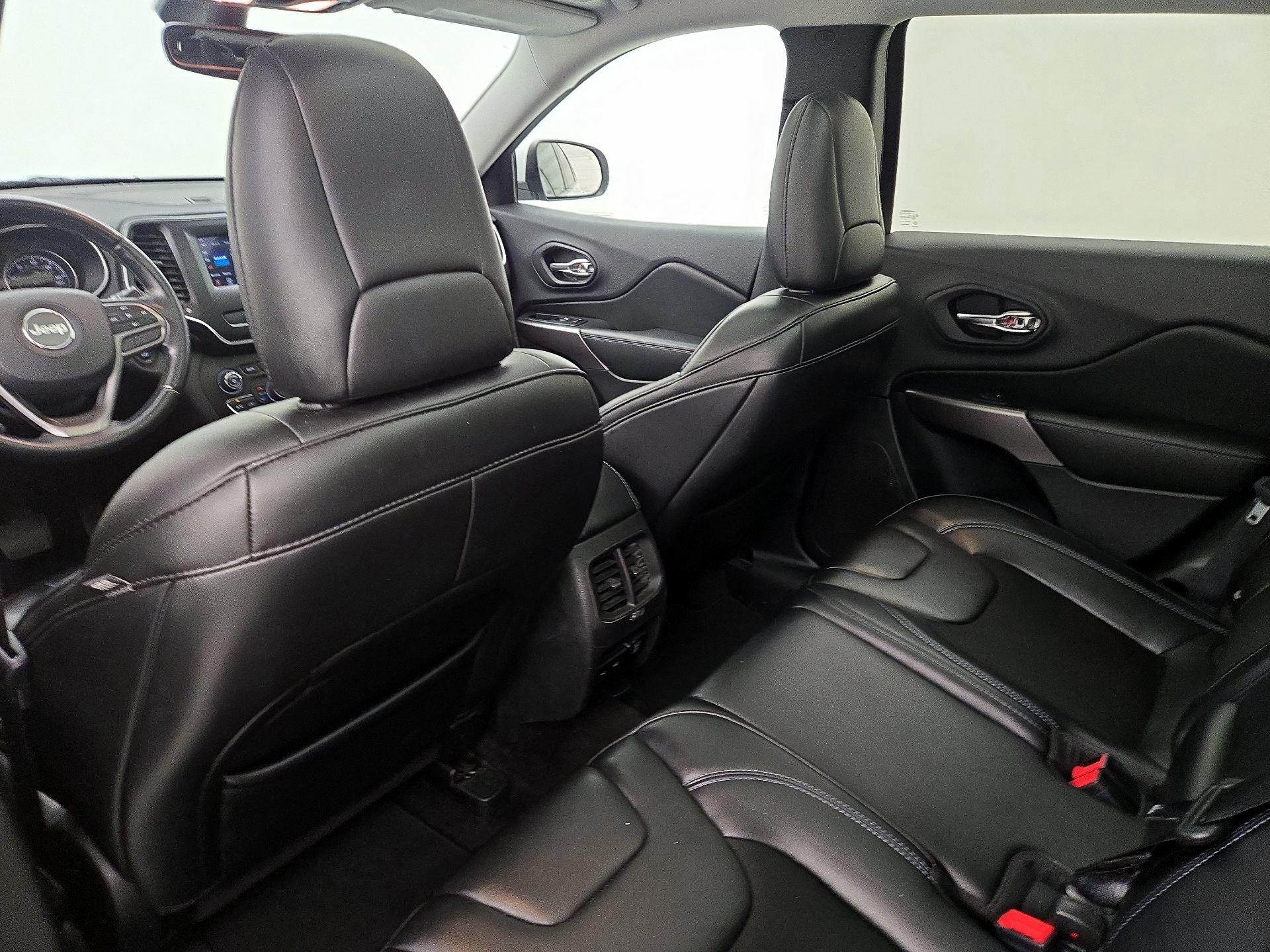 Thumbnail: 2019 Jeep Cherokee - 20