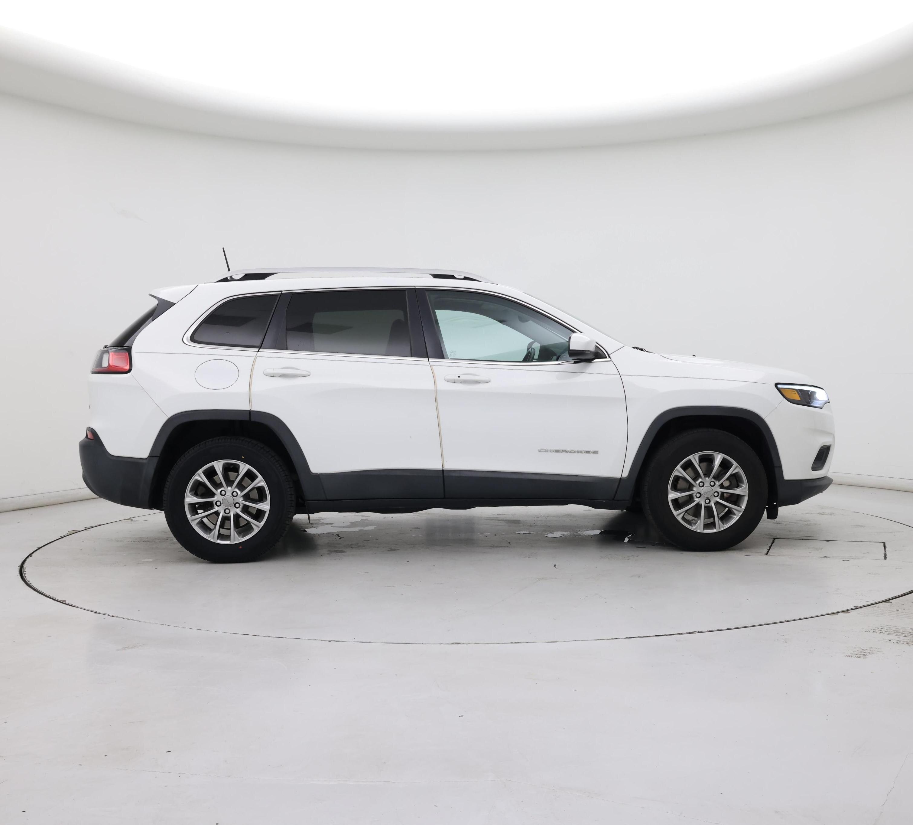 Thumbnail: 2019 Jeep Cherokee - 7