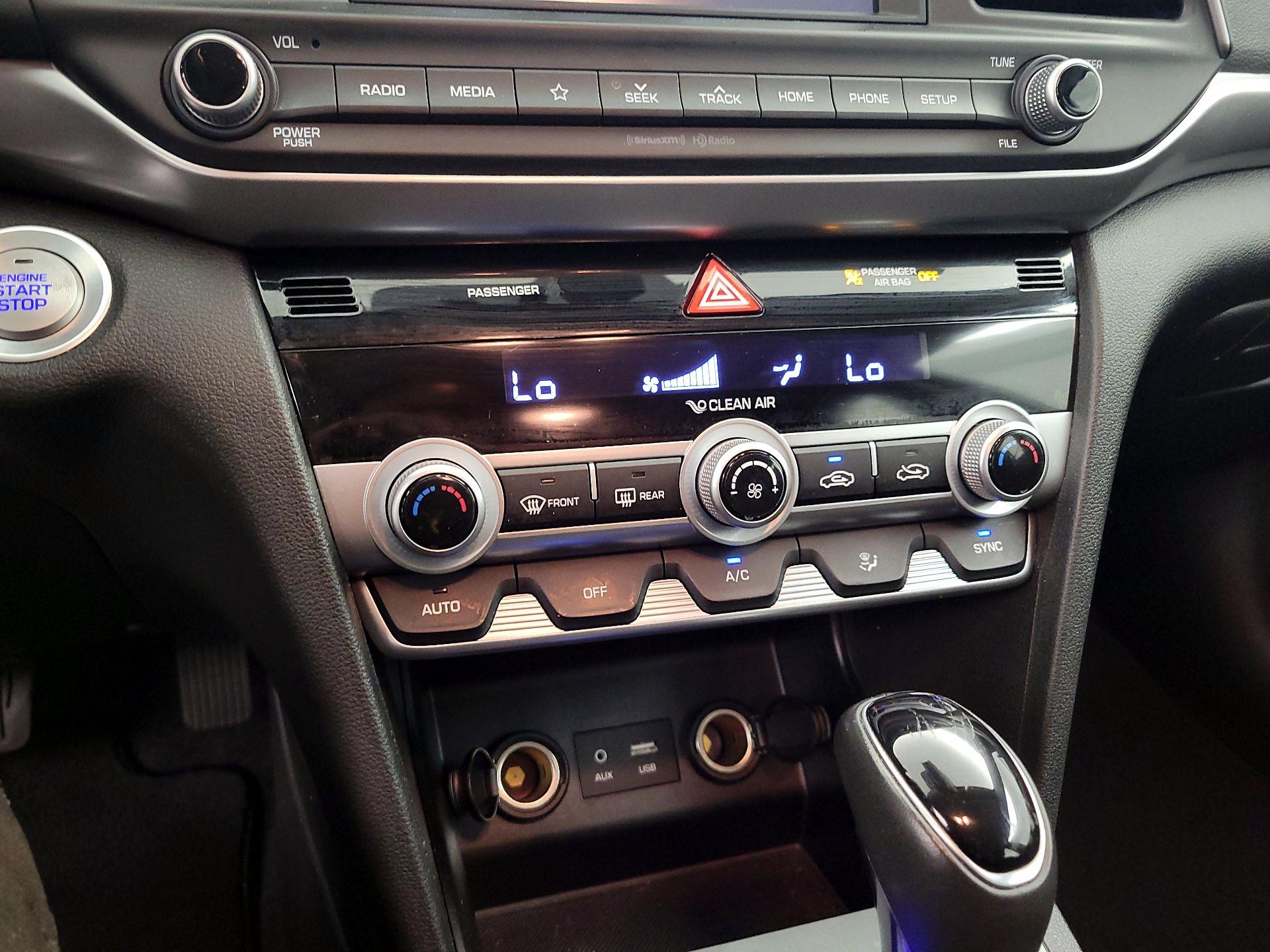 Thumbnail: 2020 Hyundai Elantra - 16