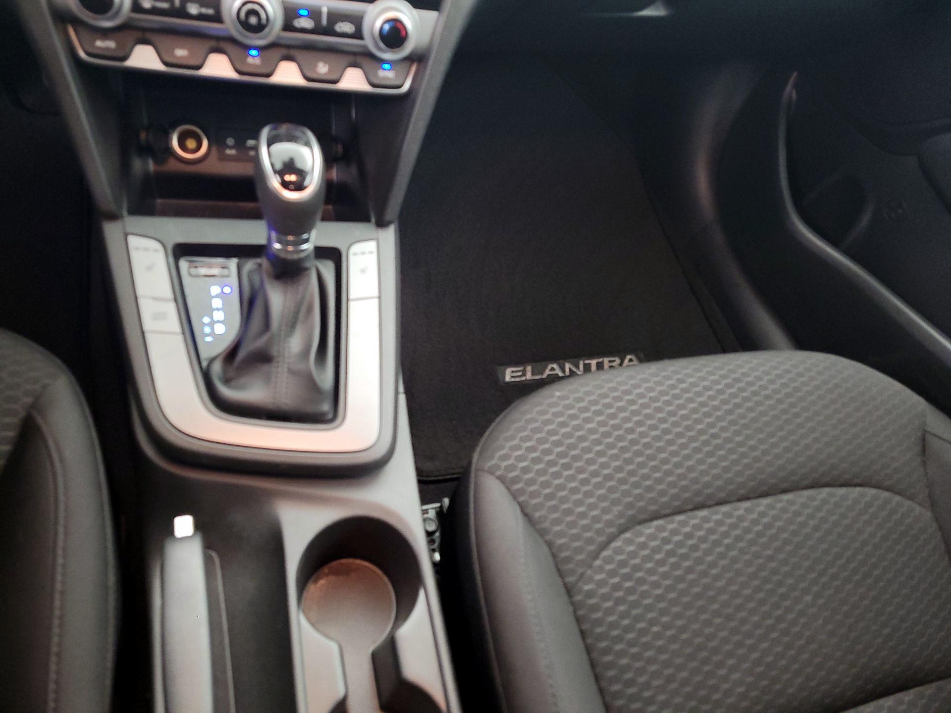 Thumbnail: 2020 Hyundai Elantra - 17