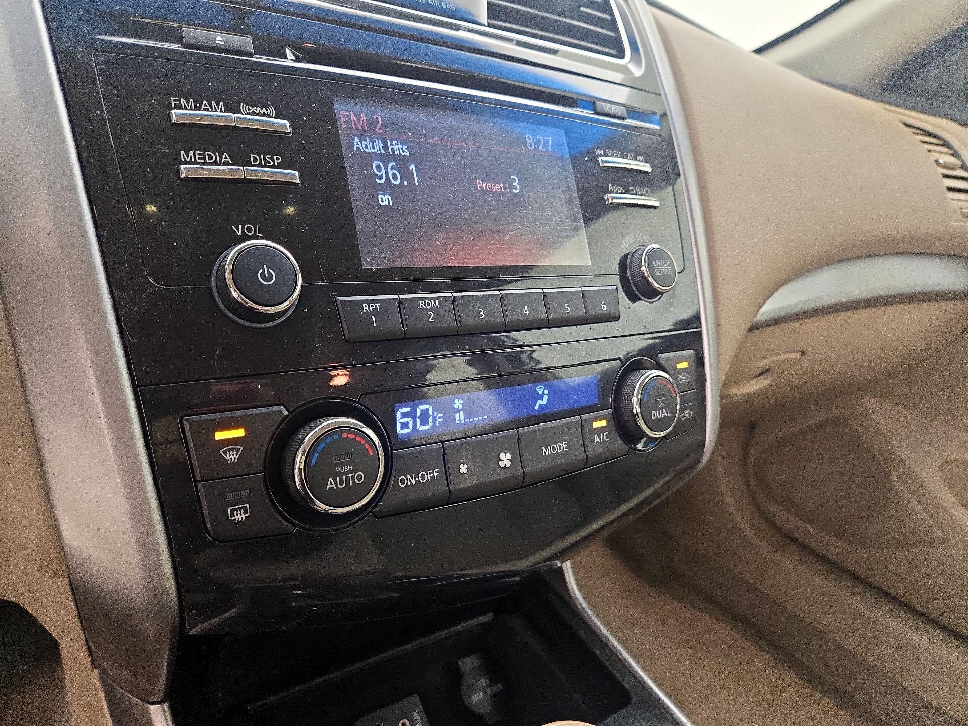 Thumbnail: 2014 Nissan Altima - 16