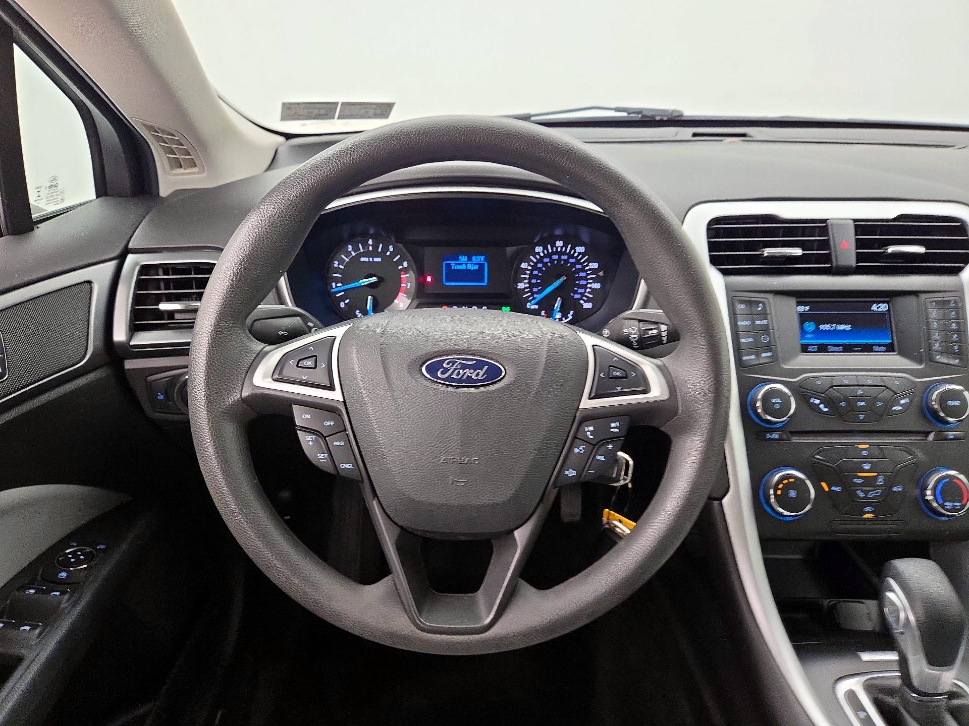 Thumbnail: 2015 Ford Fusion - 10