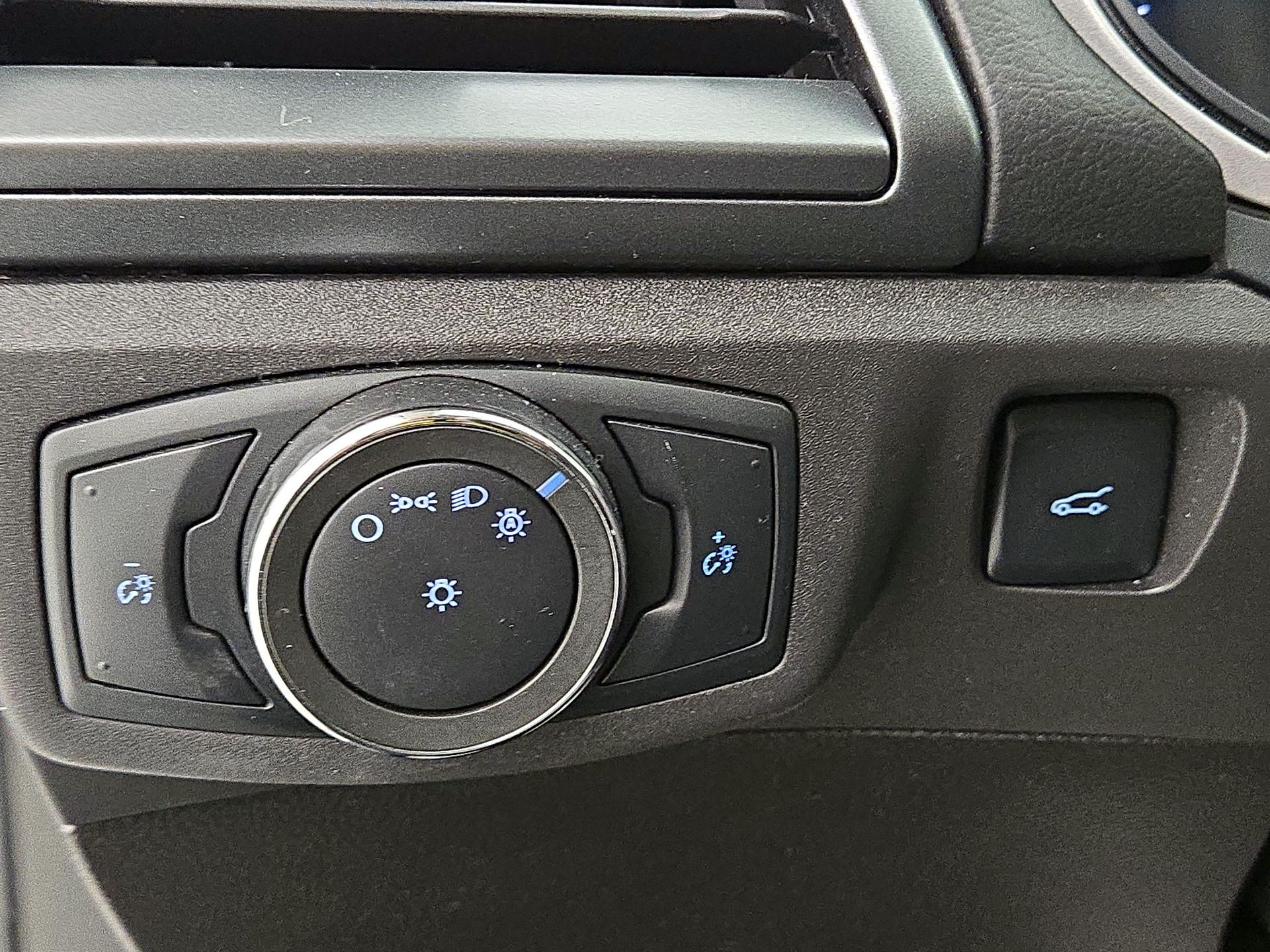 Thumbnail: 2015 Ford Fusion - 13