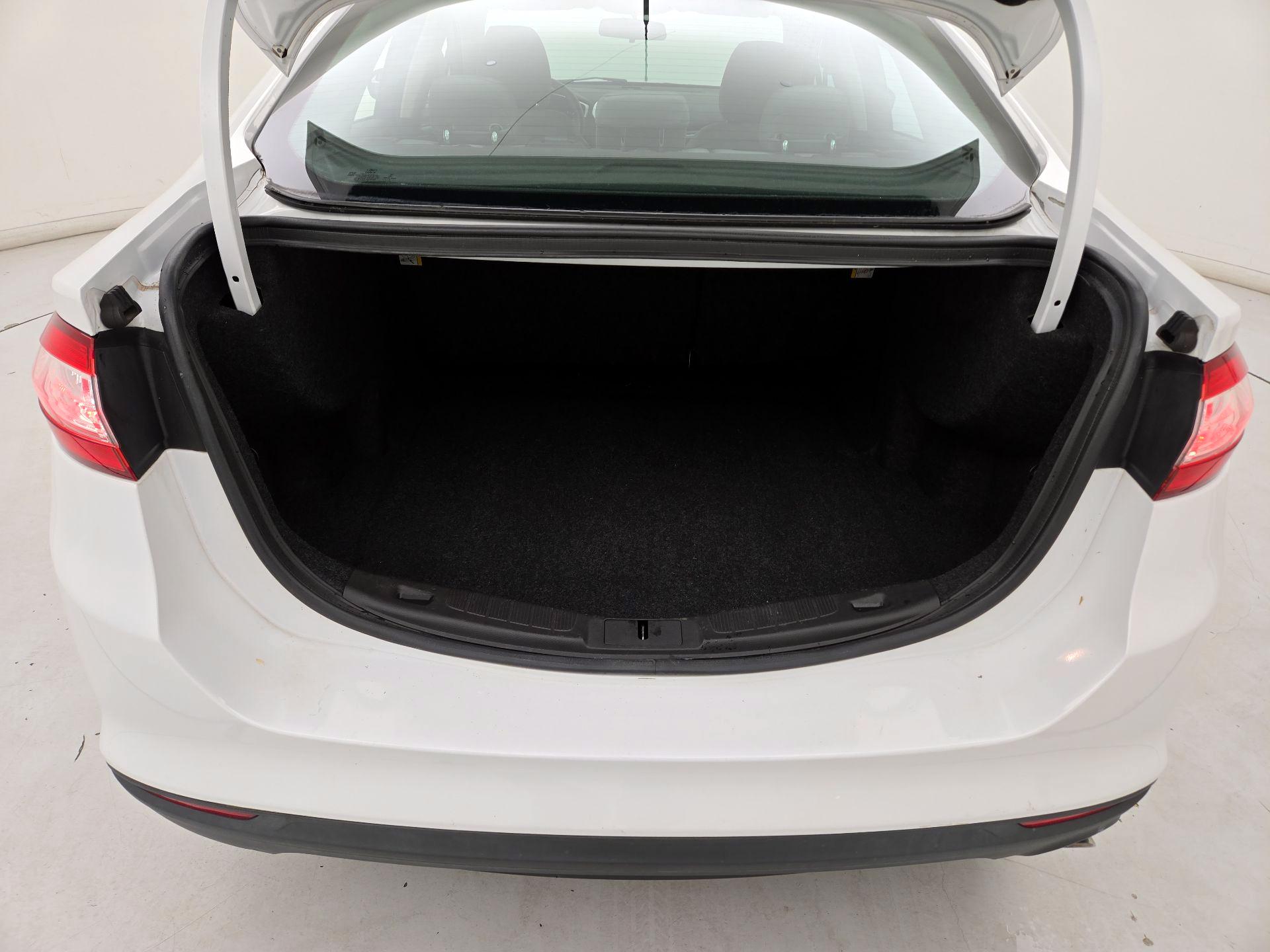 Thumbnail: 2015 Ford Fusion - 20