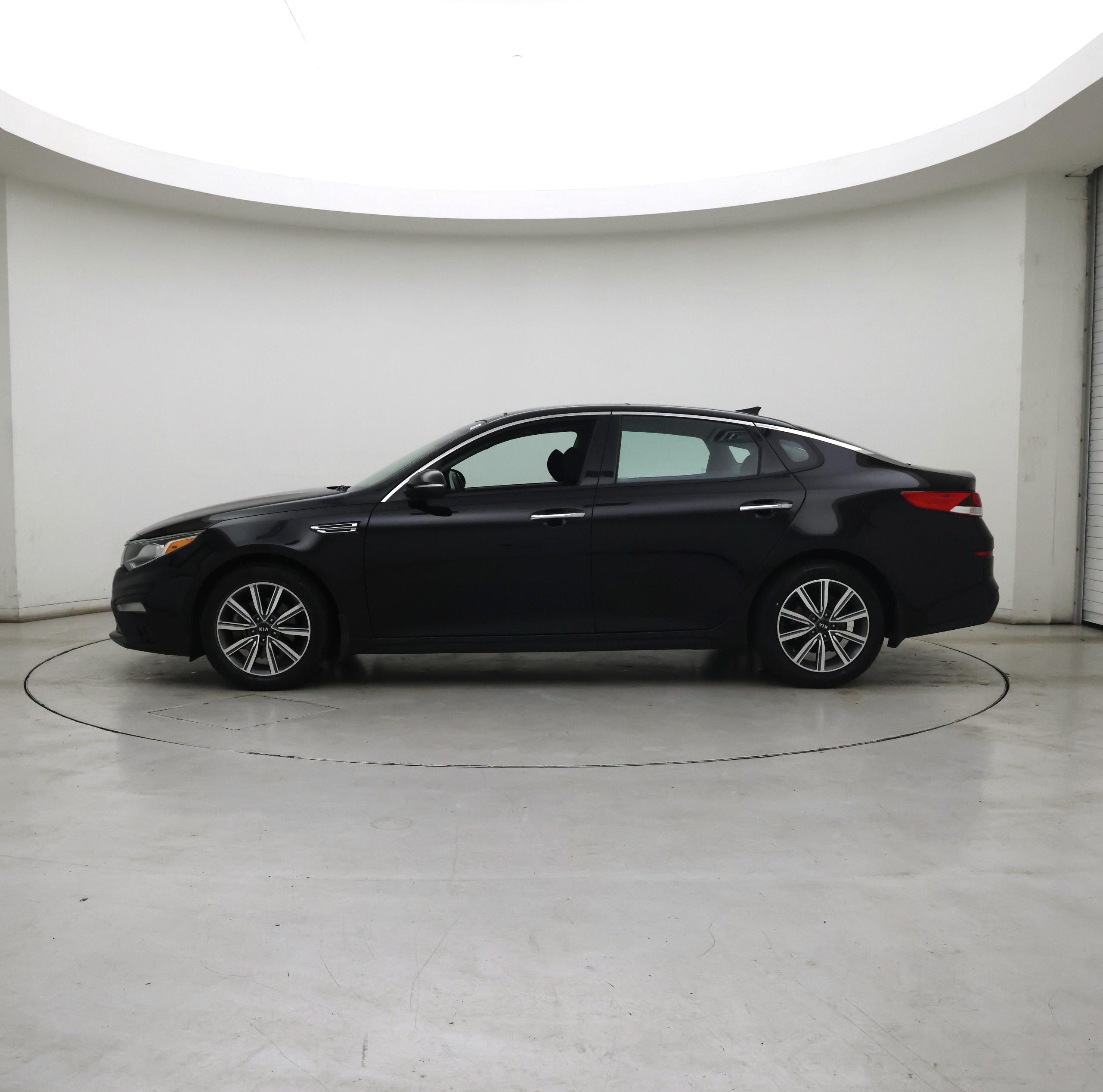 Thumbnail: 2019 Kia Optima - 3
