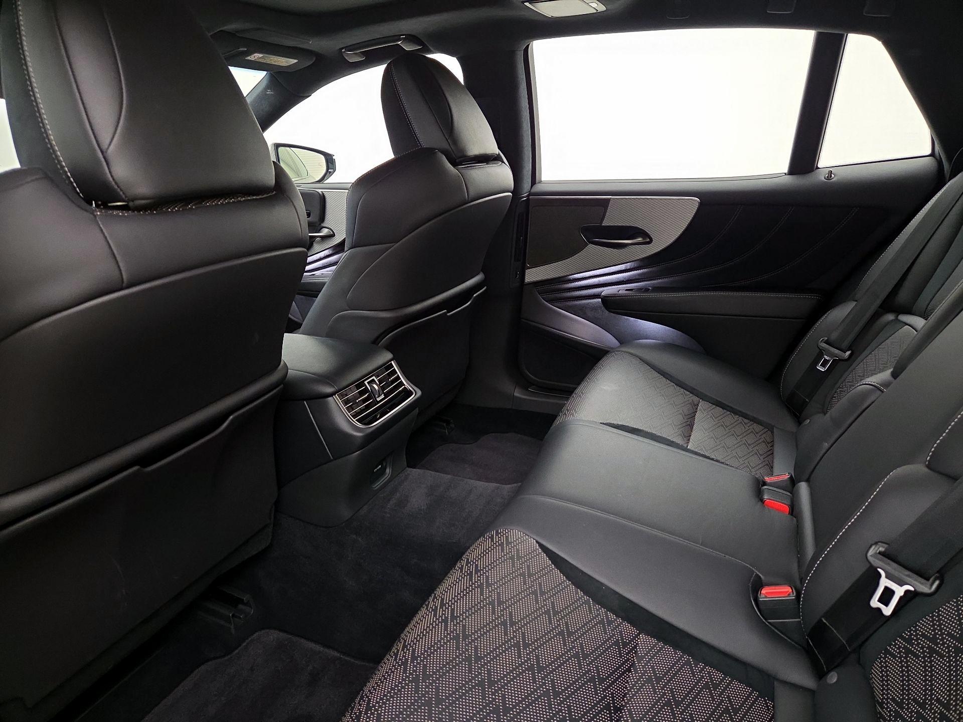 Thumbnail: 2018 Lexus LS - 16