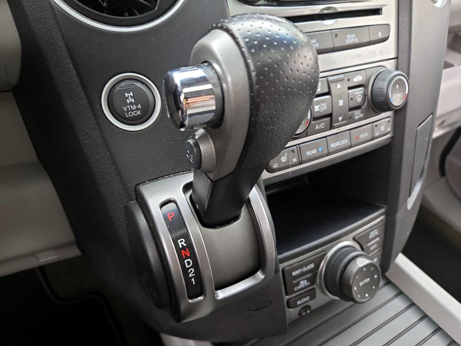 2015 Honda Pilot Touring - Photo 19