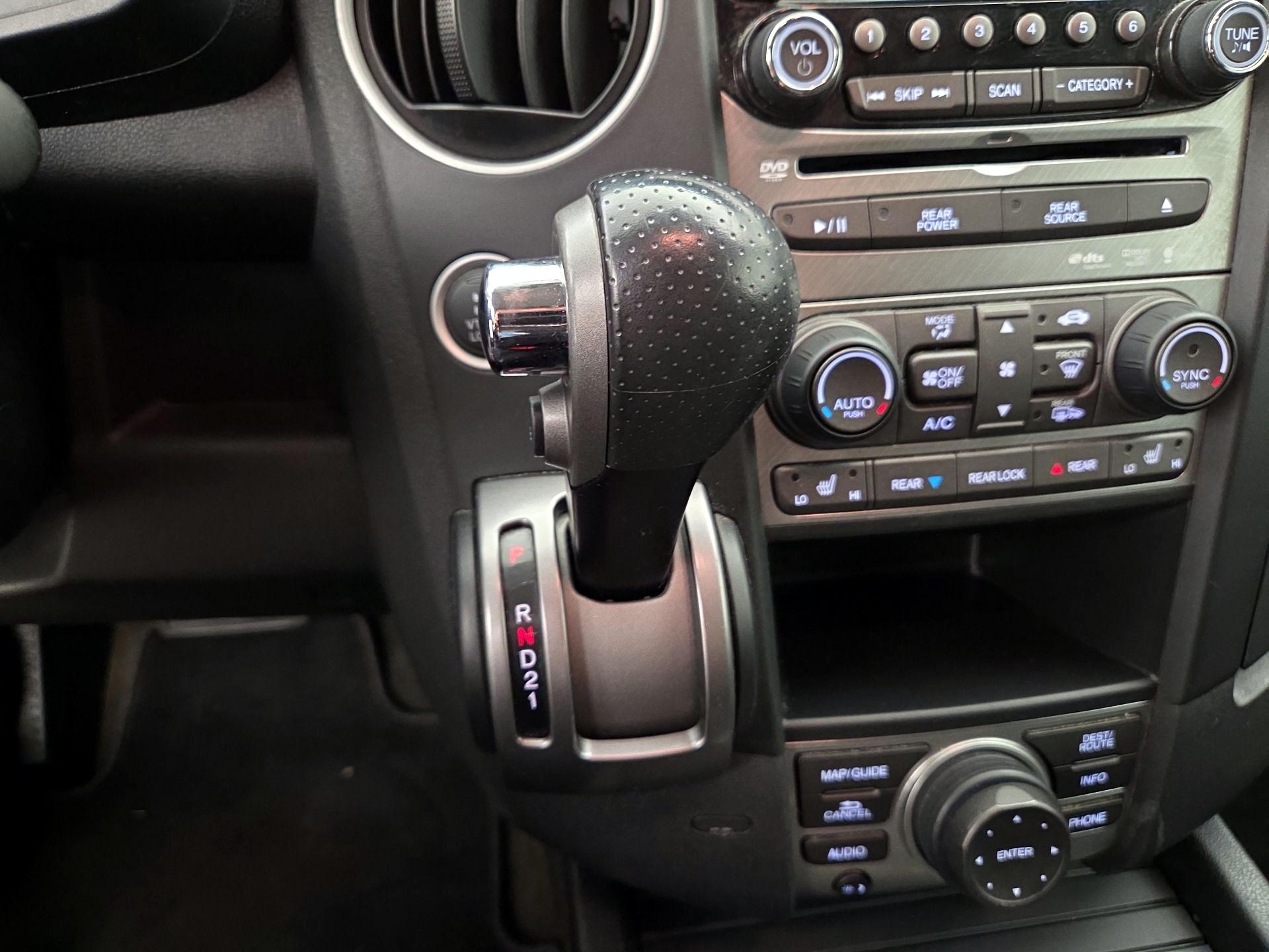 Thumbnail: 2015 Honda Pilot - 17