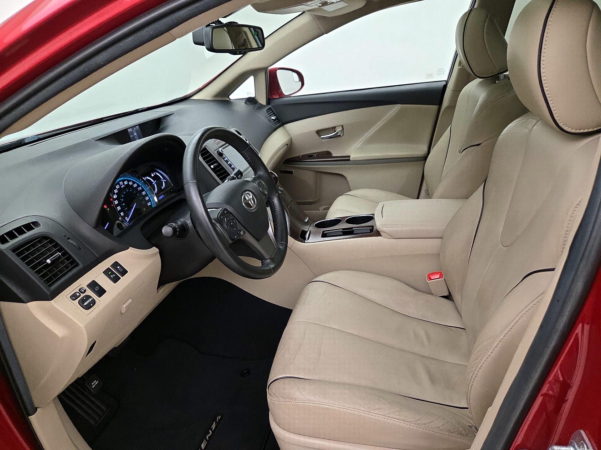 Thumbnail: 2014 Toyota Venza - 11