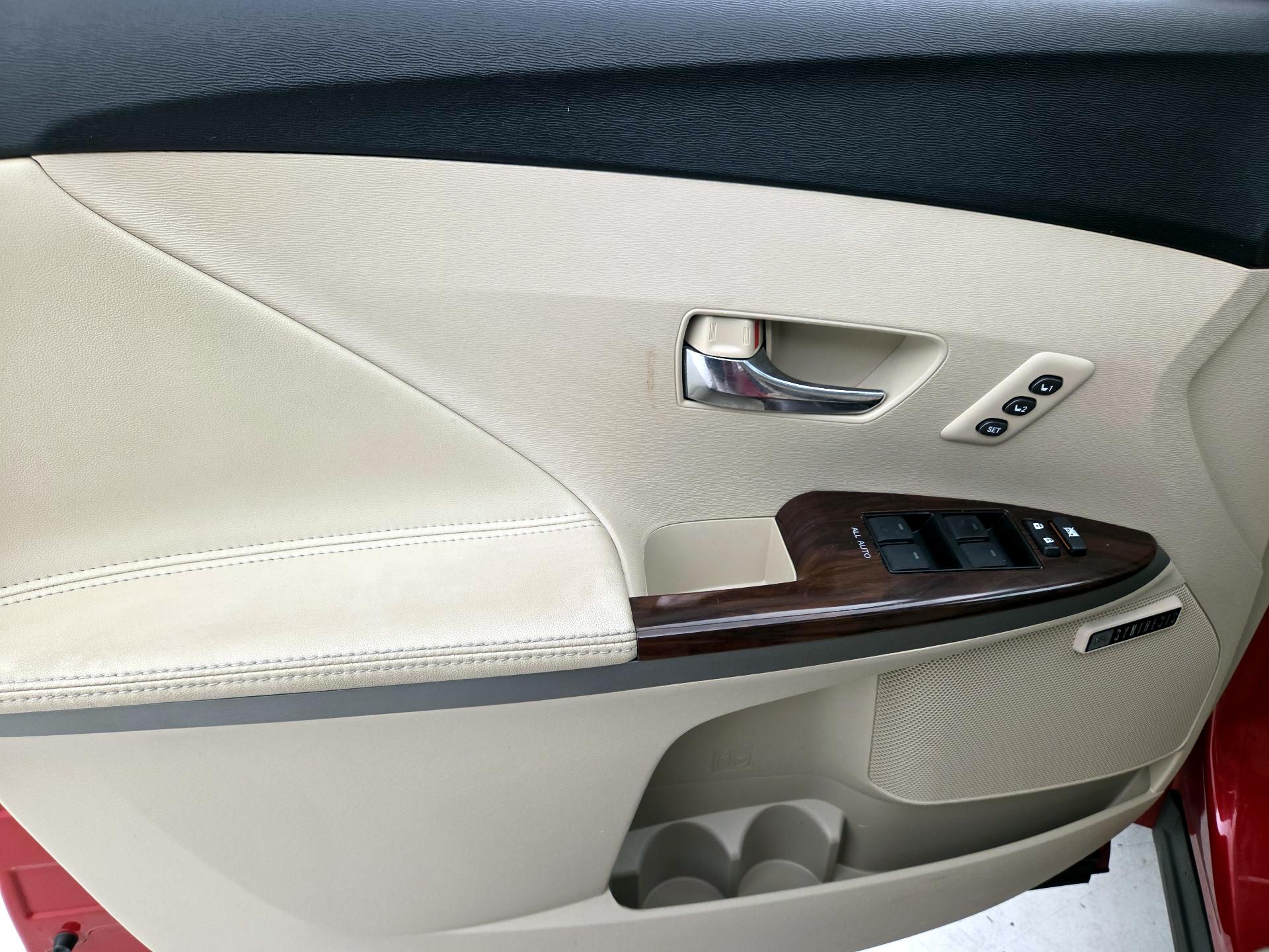 Thumbnail: 2014 Toyota Venza - 12