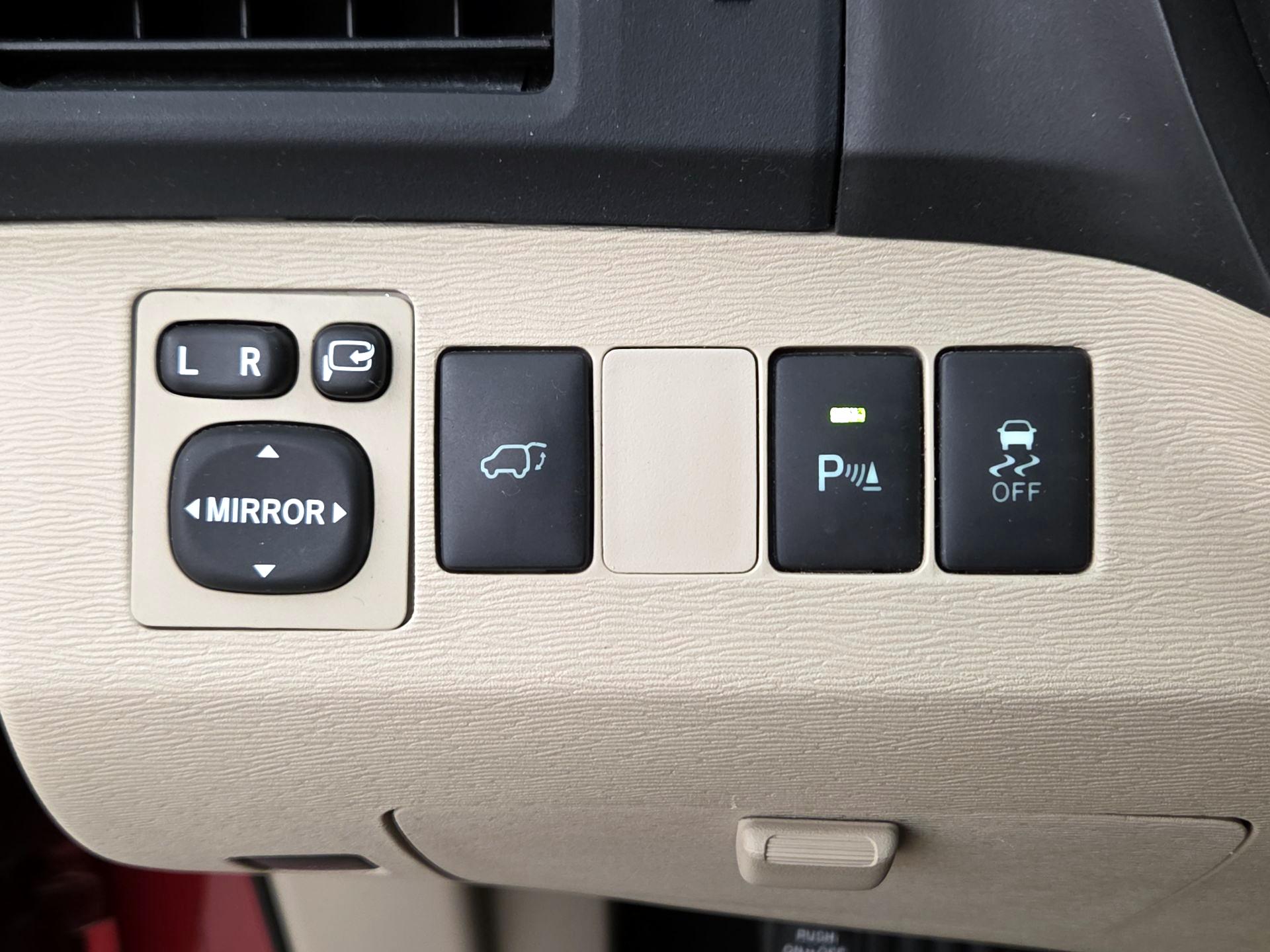 Thumbnail: 2014 Toyota Venza - 13