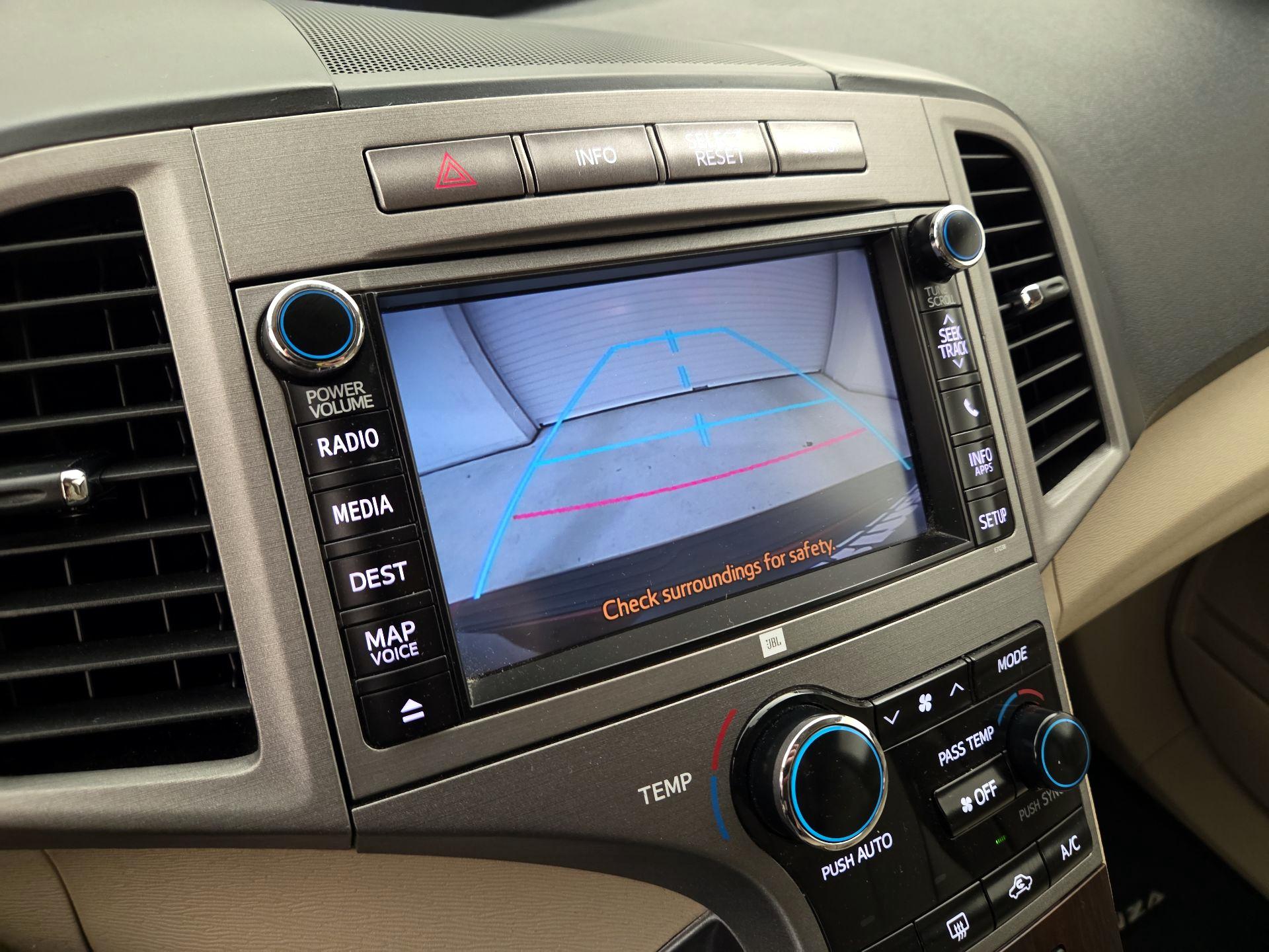 Thumbnail: 2014 Toyota Venza - 14