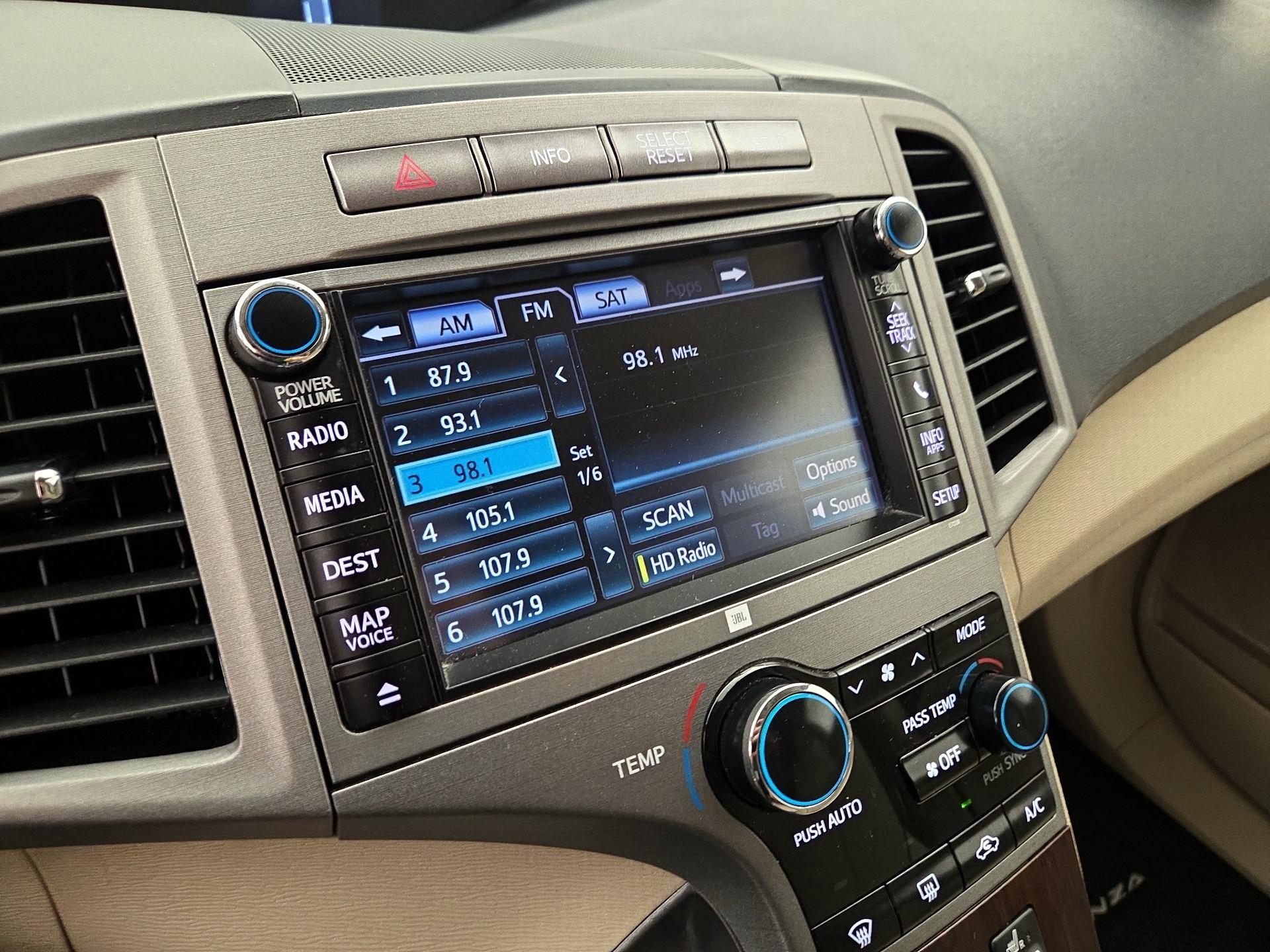 Thumbnail: 2014 Toyota Venza - 15