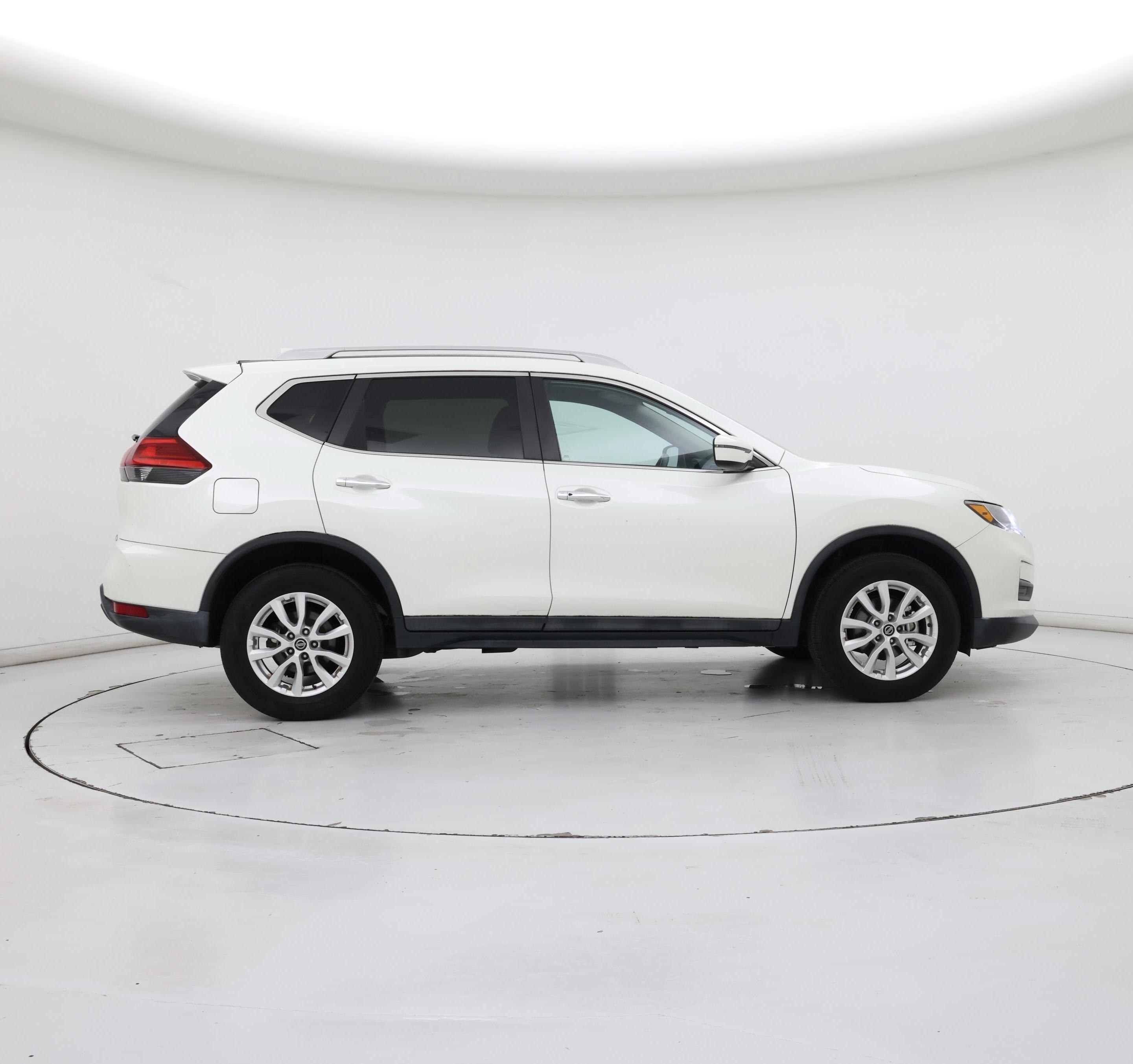 Thumbnail: 2017 Nissan Rogue - 7