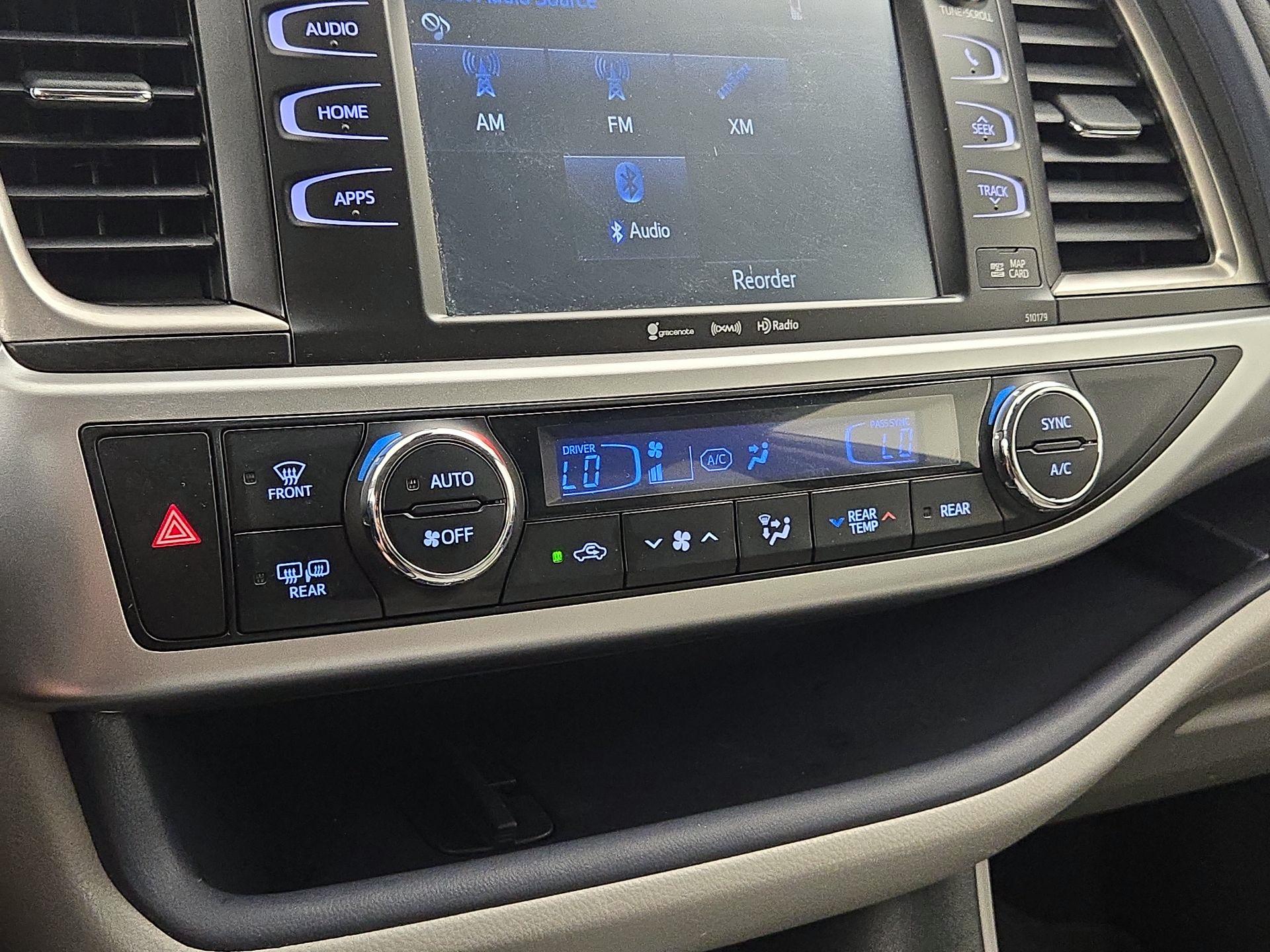 Thumbnail: 2017 Toyota Highlander - 17
