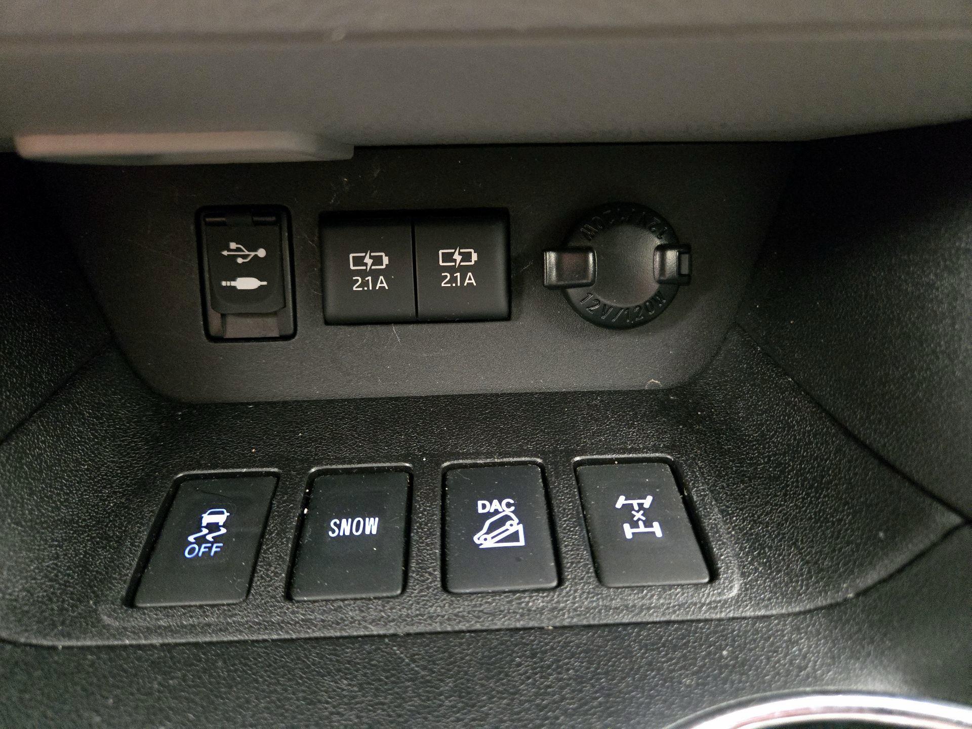 Thumbnail: 2017 Toyota Highlander - 19