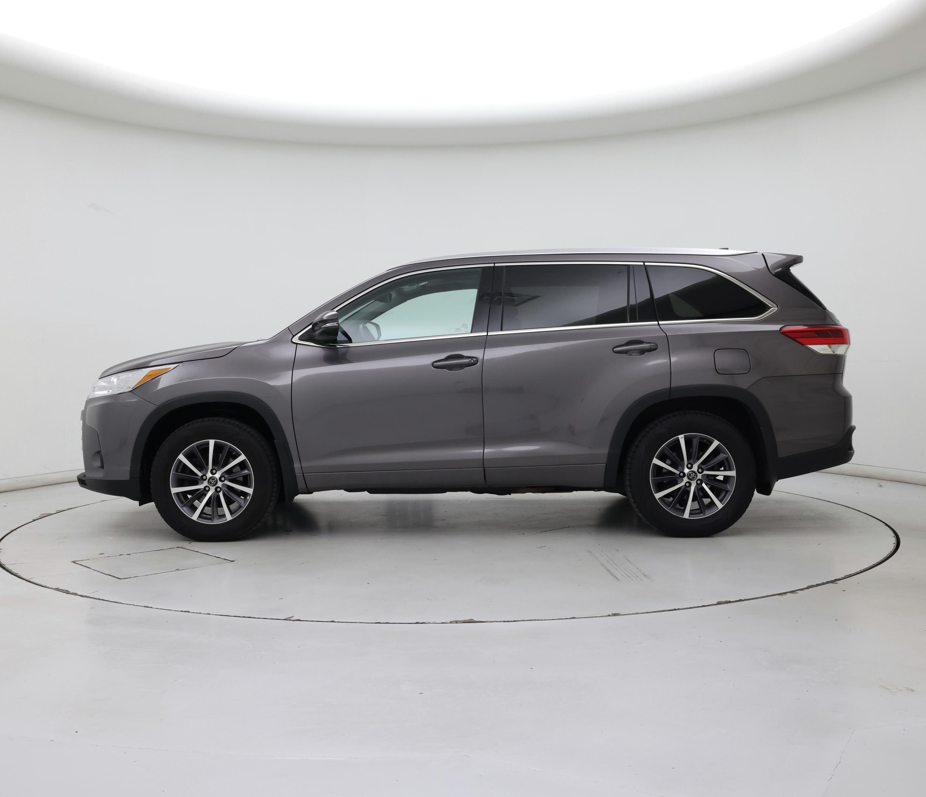 Thumbnail: 2017 Toyota Highlander - 3