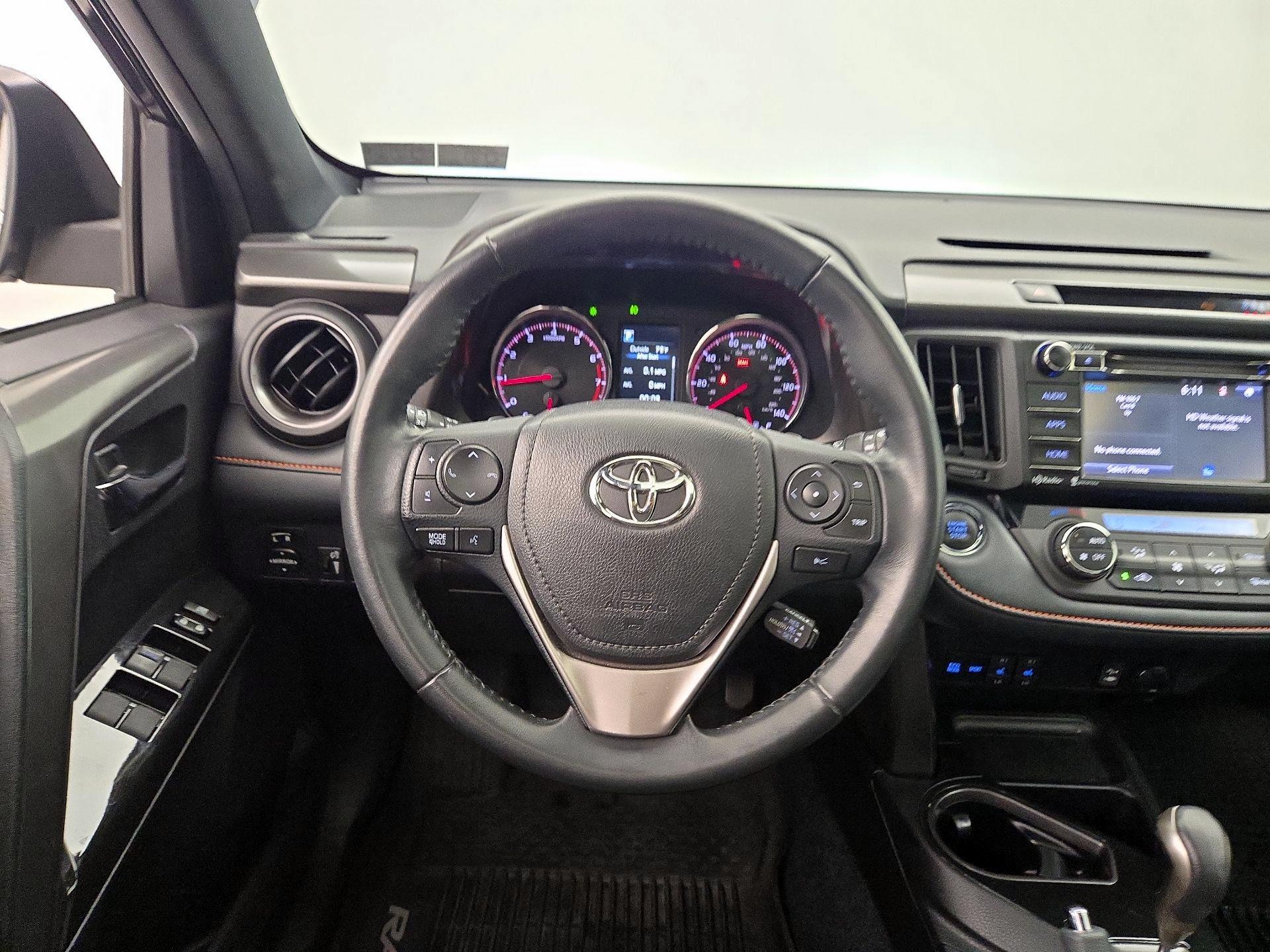 Thumbnail: 2018 Toyota RAV4 - 10