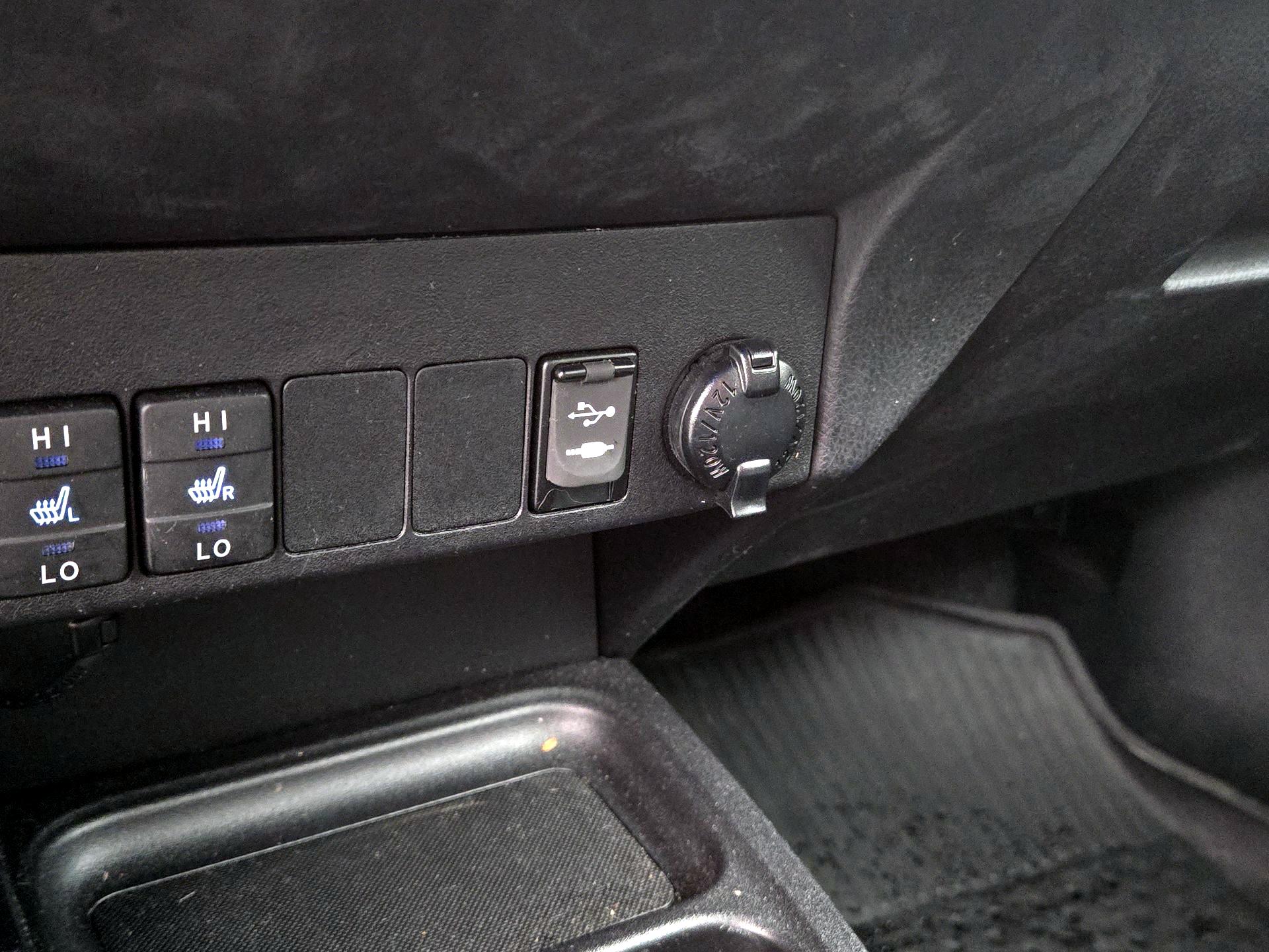 Thumbnail: 2018 Toyota RAV4 - 18