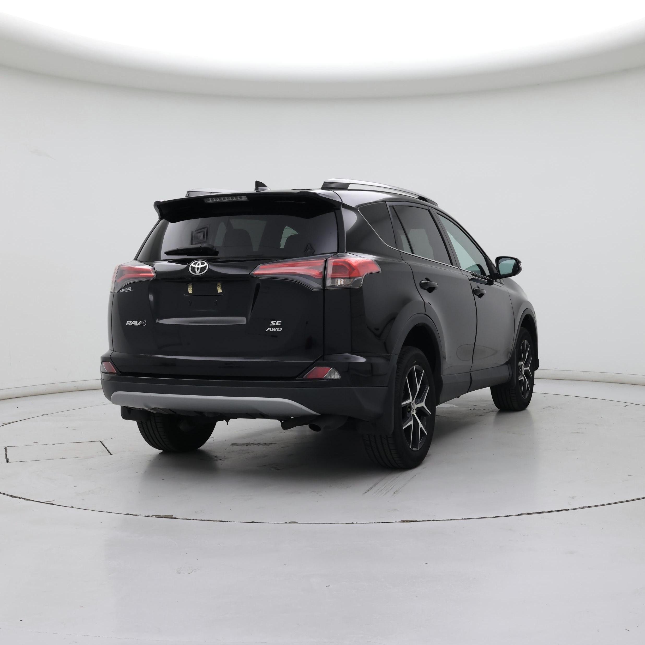 Thumbnail: 2018 Toyota RAV4 - 8