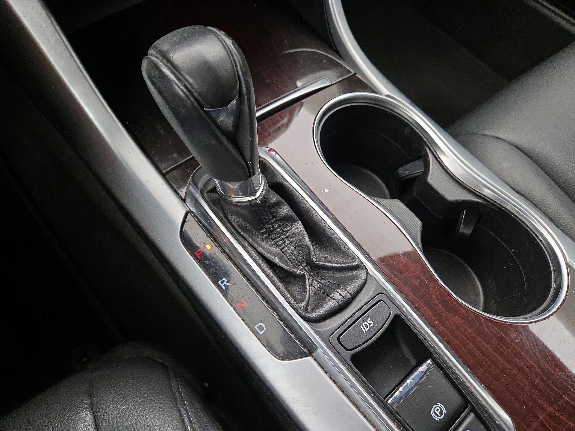 Thumbnail: 2015 Acura TLX - 17