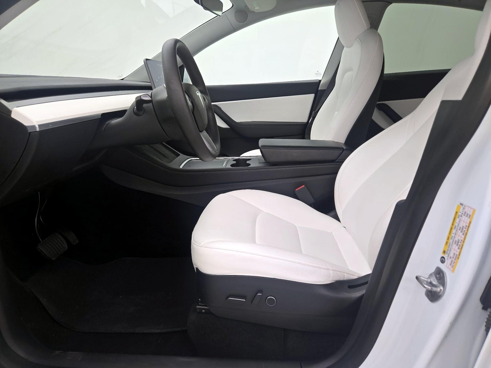 2021 Tesla Model Y Long Range - Photo 12