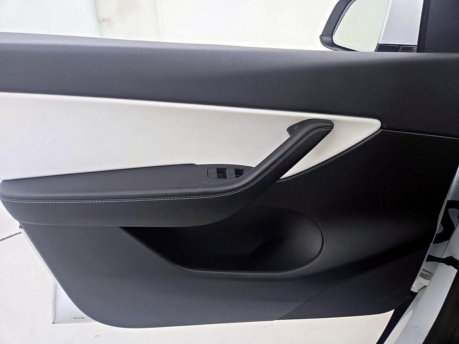 2021 Tesla Model Y Long Range - Photo 13