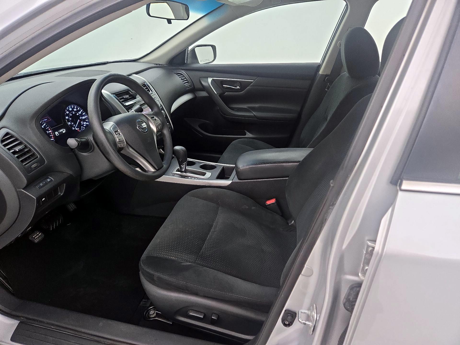 Thumbnail: 2015 Nissan Altima - 11