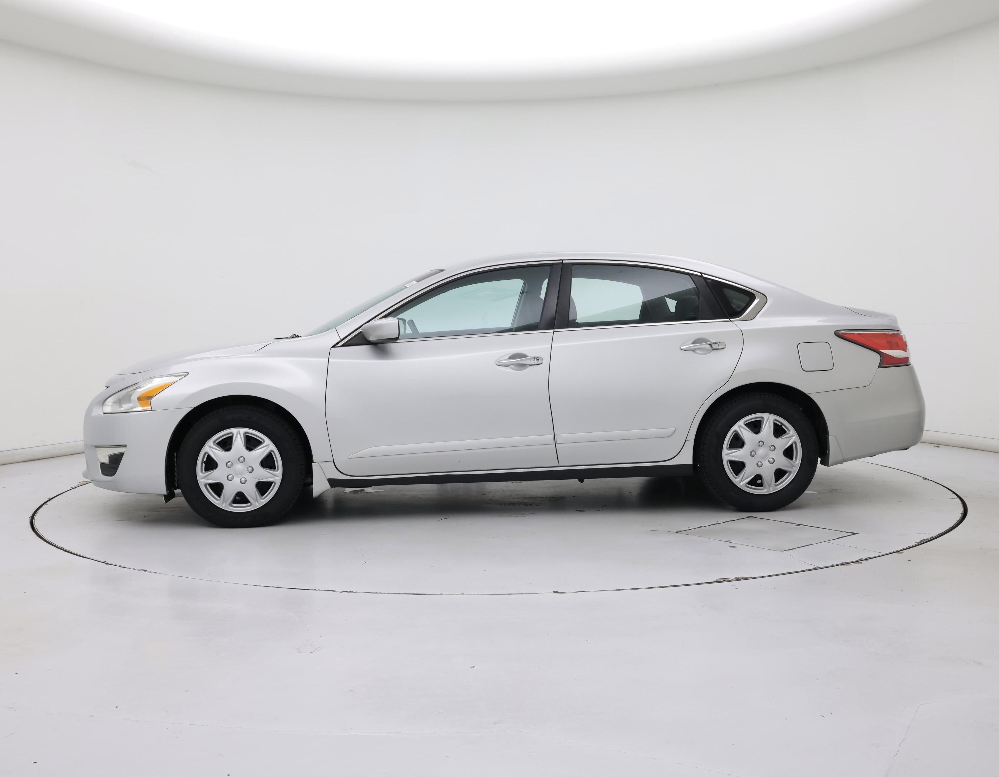 Thumbnail: 2015 Nissan Altima - 3
