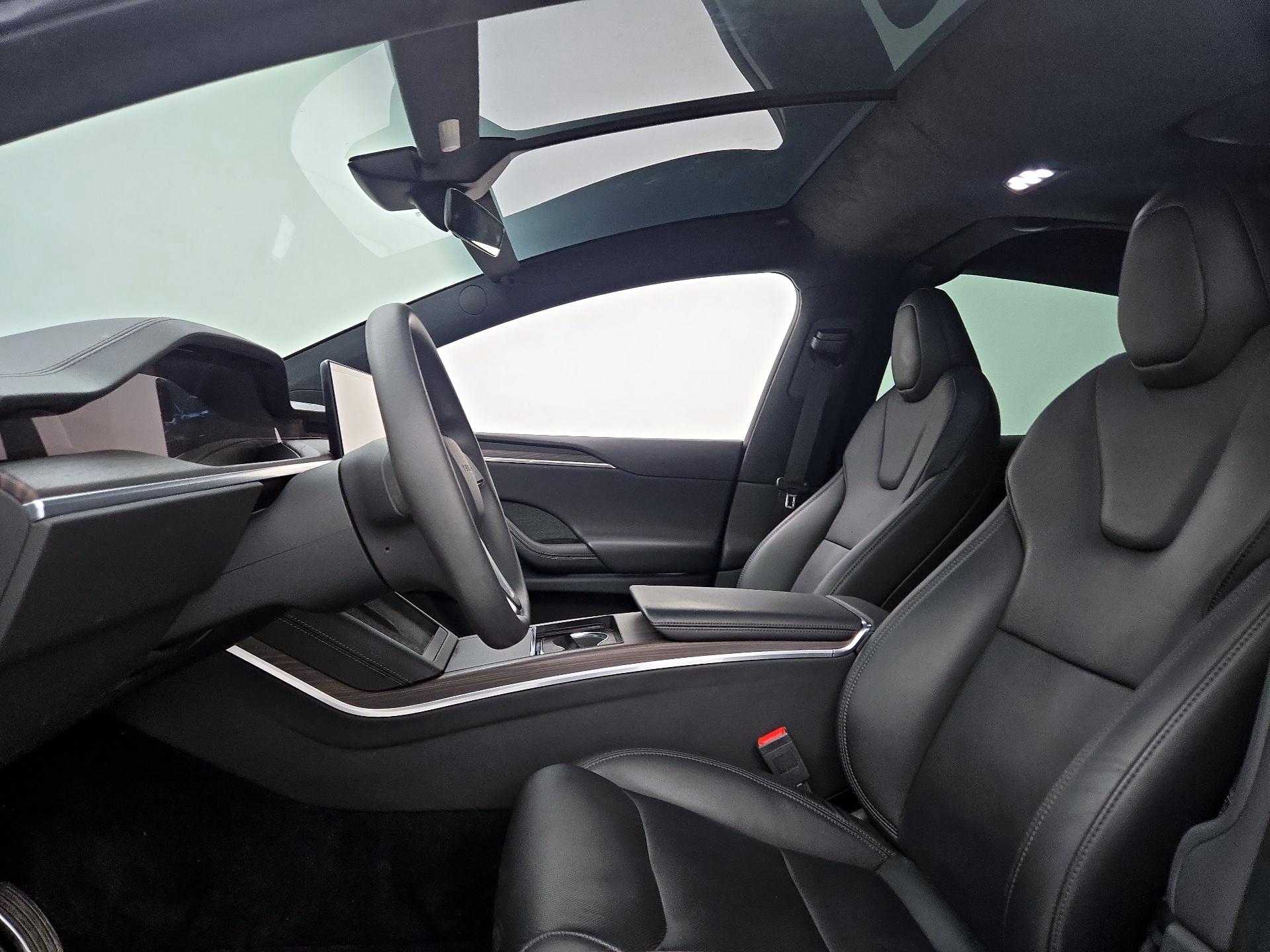 Thumbnail: 2023 Tesla Model X - 16