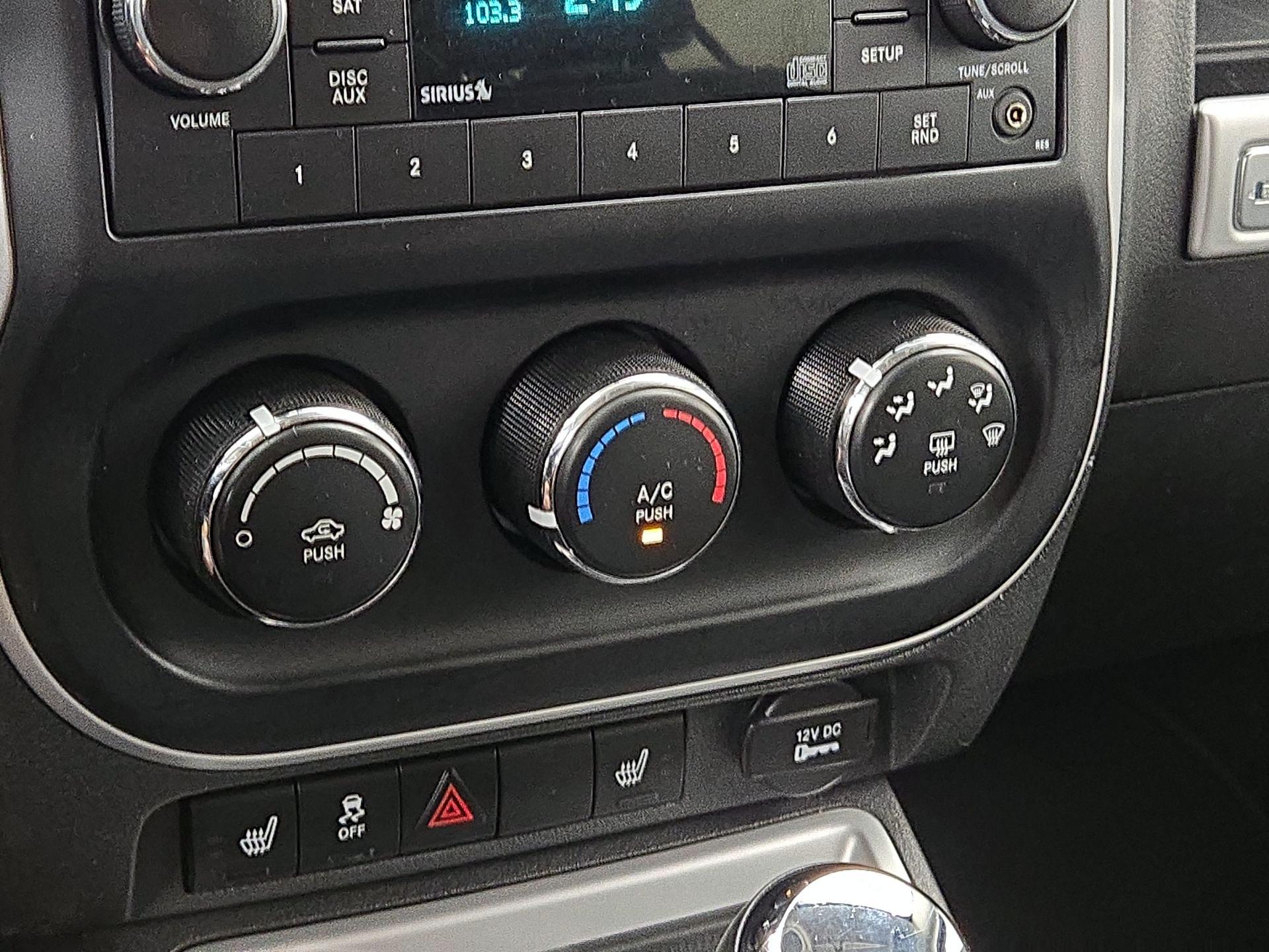 Thumbnail: 2016 Jeep Compass - 14