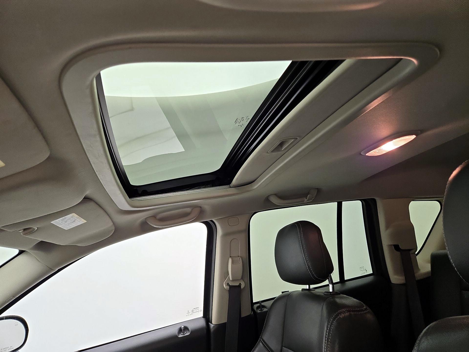 Thumbnail: 2016 Jeep Compass - 17