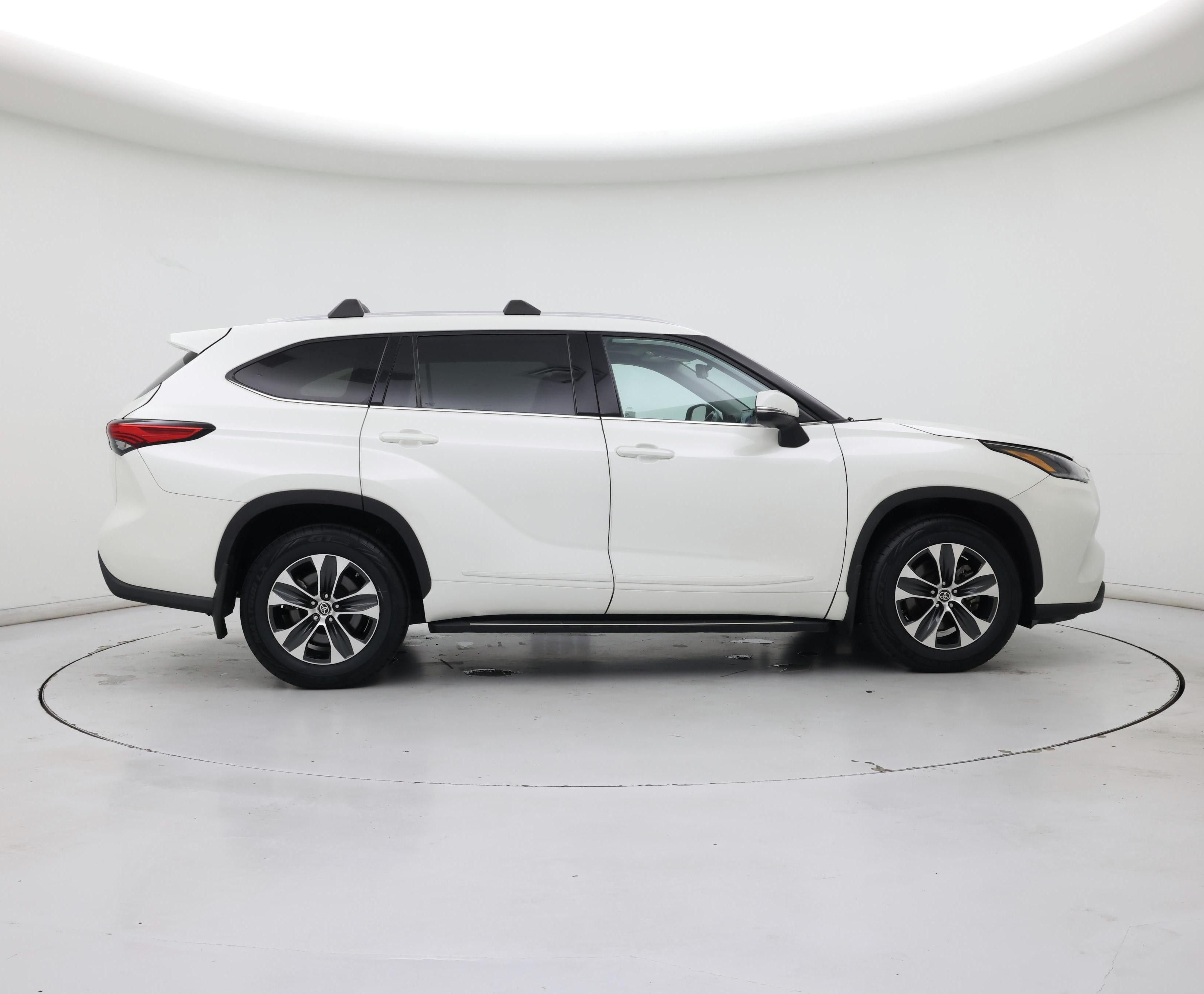 Thumbnail: 2021 Toyota Highlander - 7
