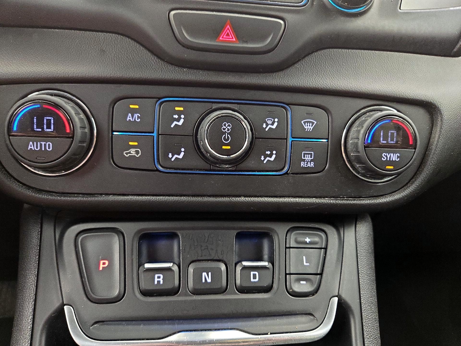 Thumbnail: 2020 GMC Terrain - 16